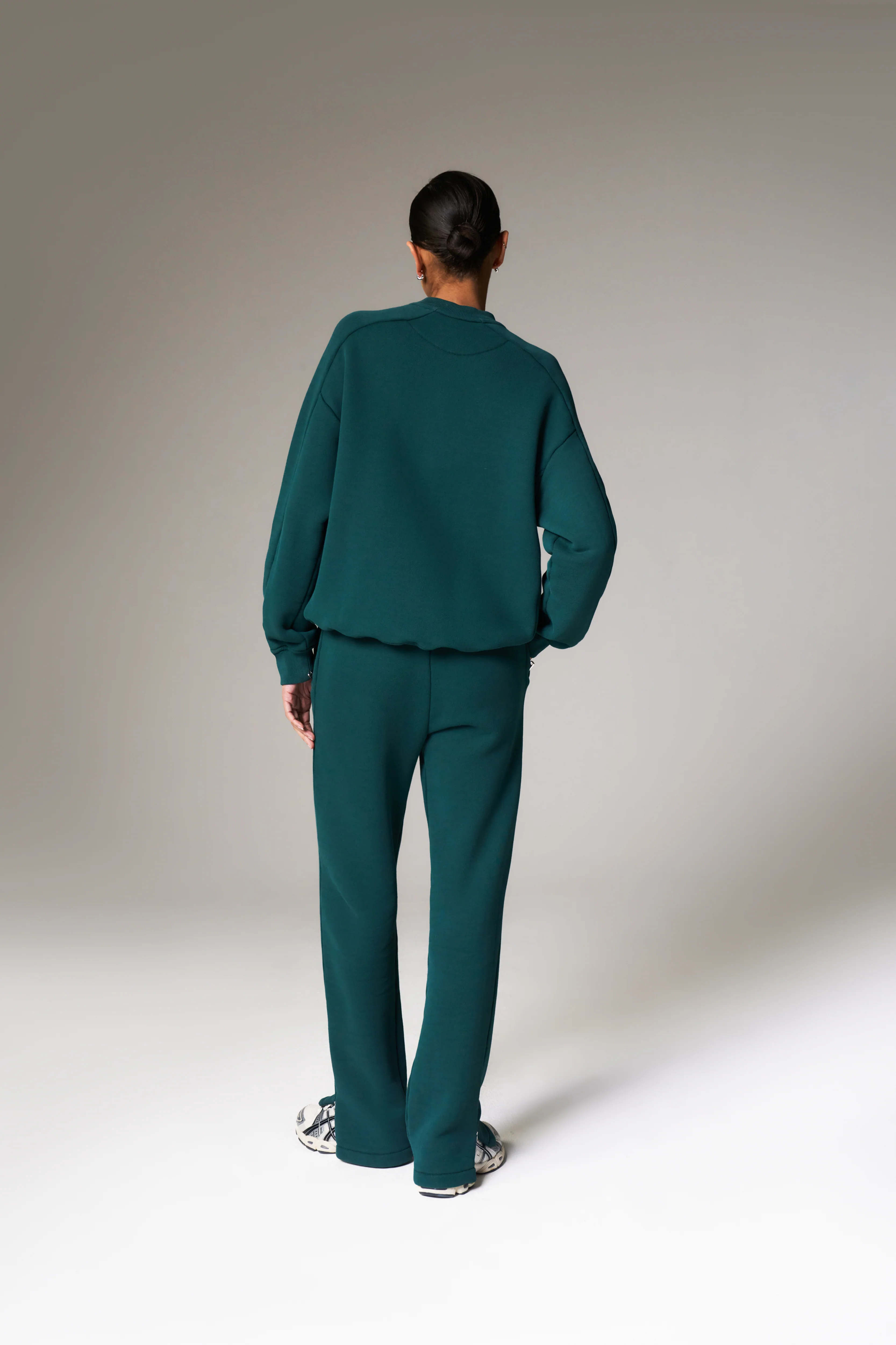 LAUNDERED CLASSICS STRAIGHT LEG JOGGERS - GREEN