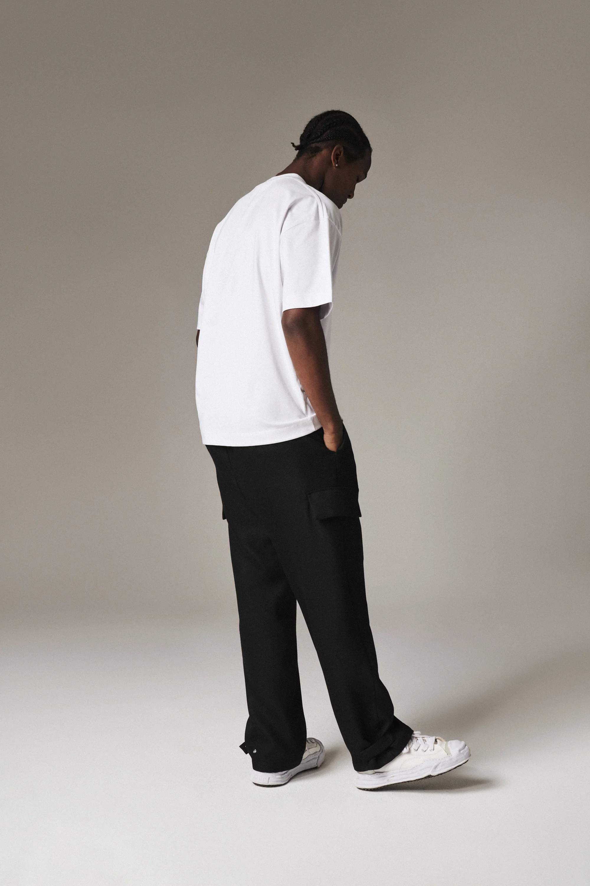 SCRIPT EMBROIDERED T-SHIRT - WHITE