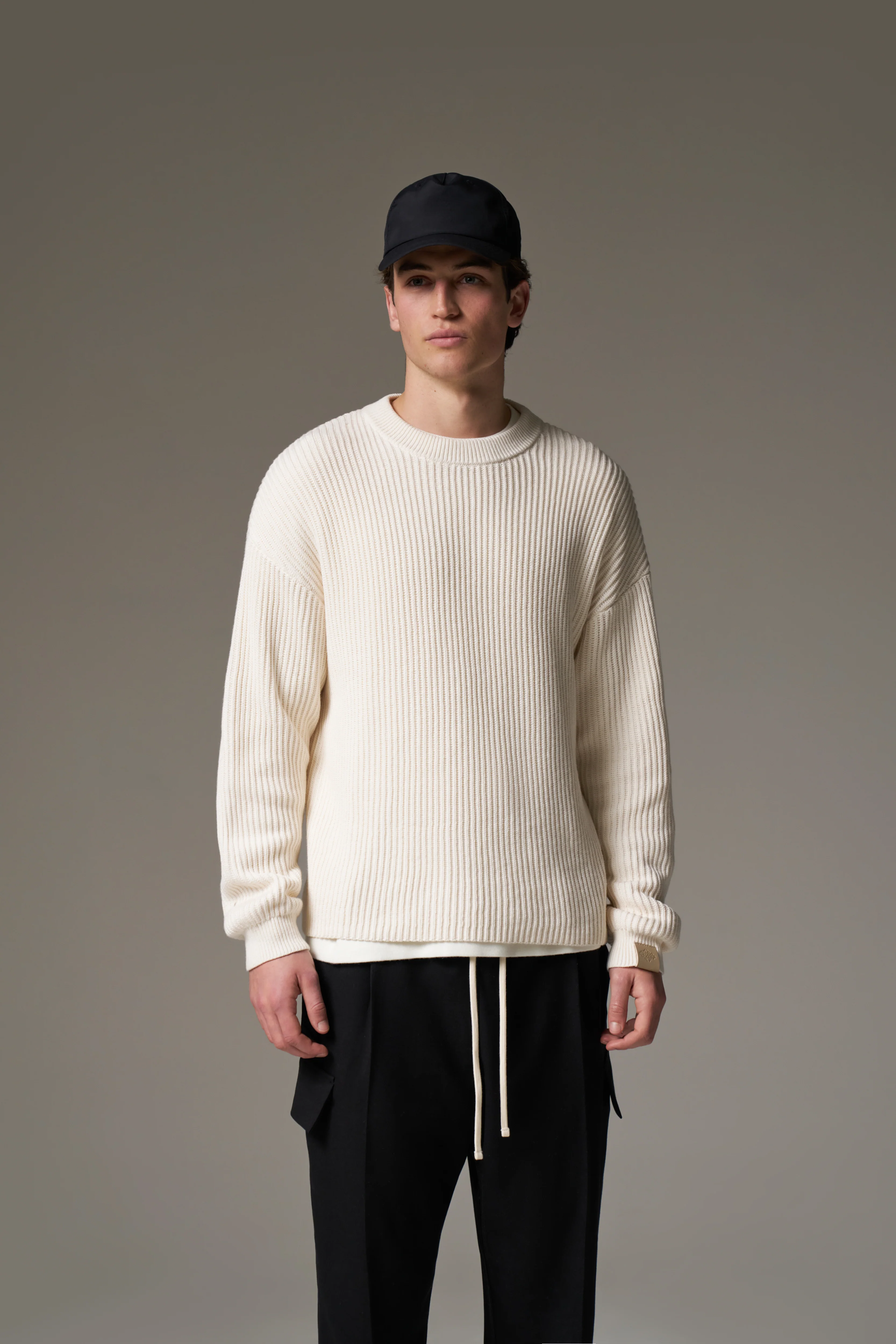 HEAVY WASHED RIBBED KNIT CREW - STONE