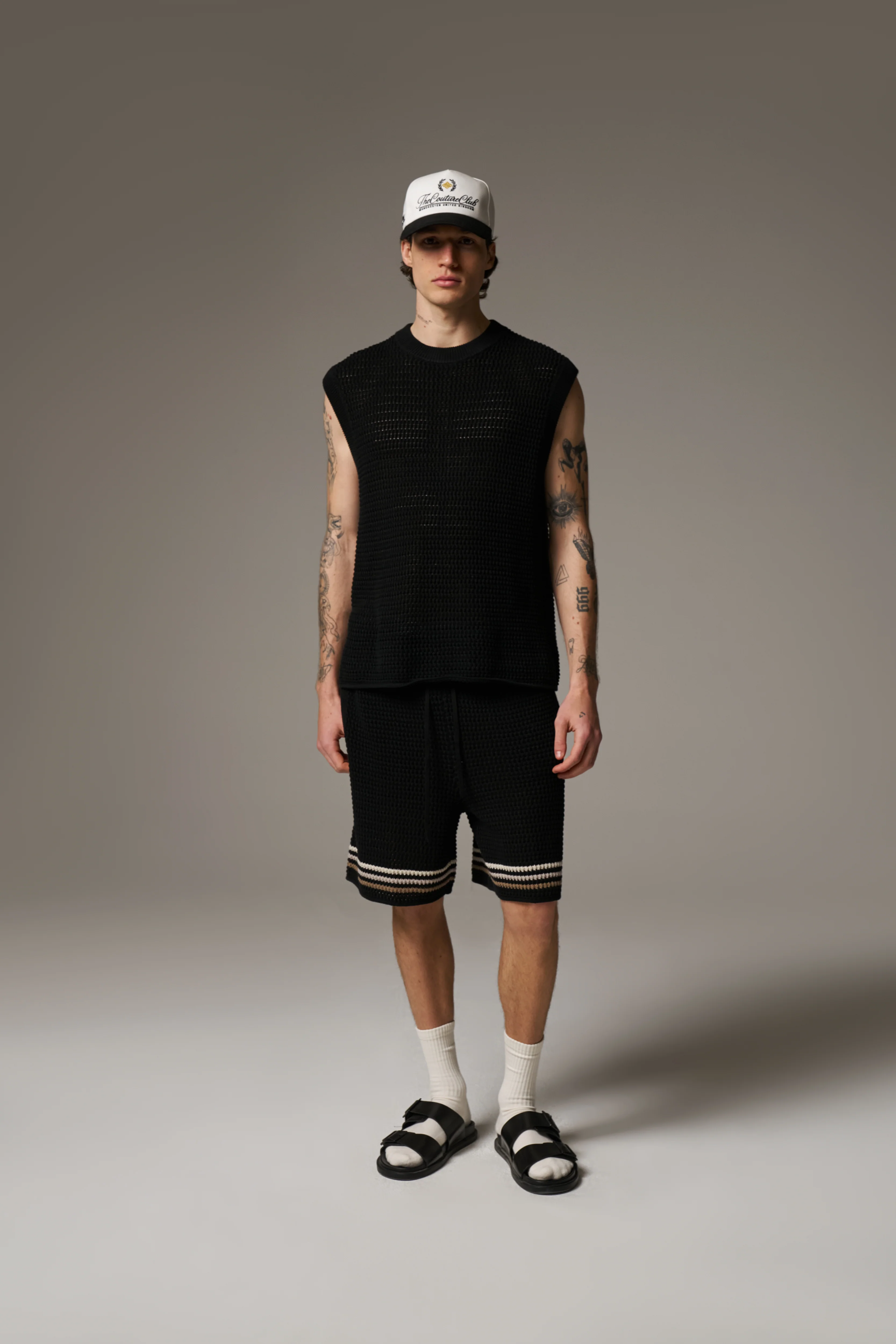 STRIPE CROCHET KNIT VEST - BLACK