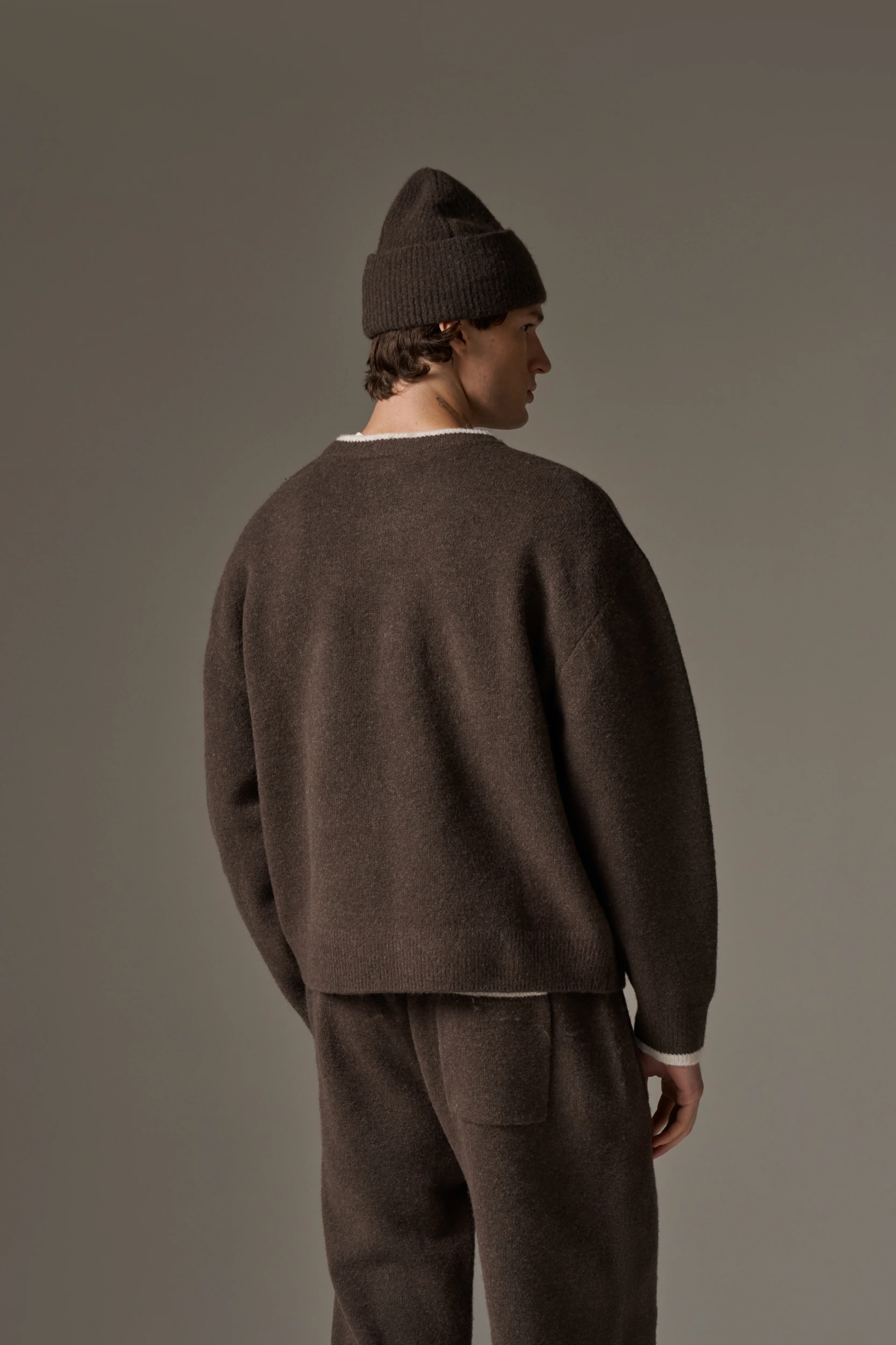 MONOGRAM EMBLEM KNITTED CREW - BROWN