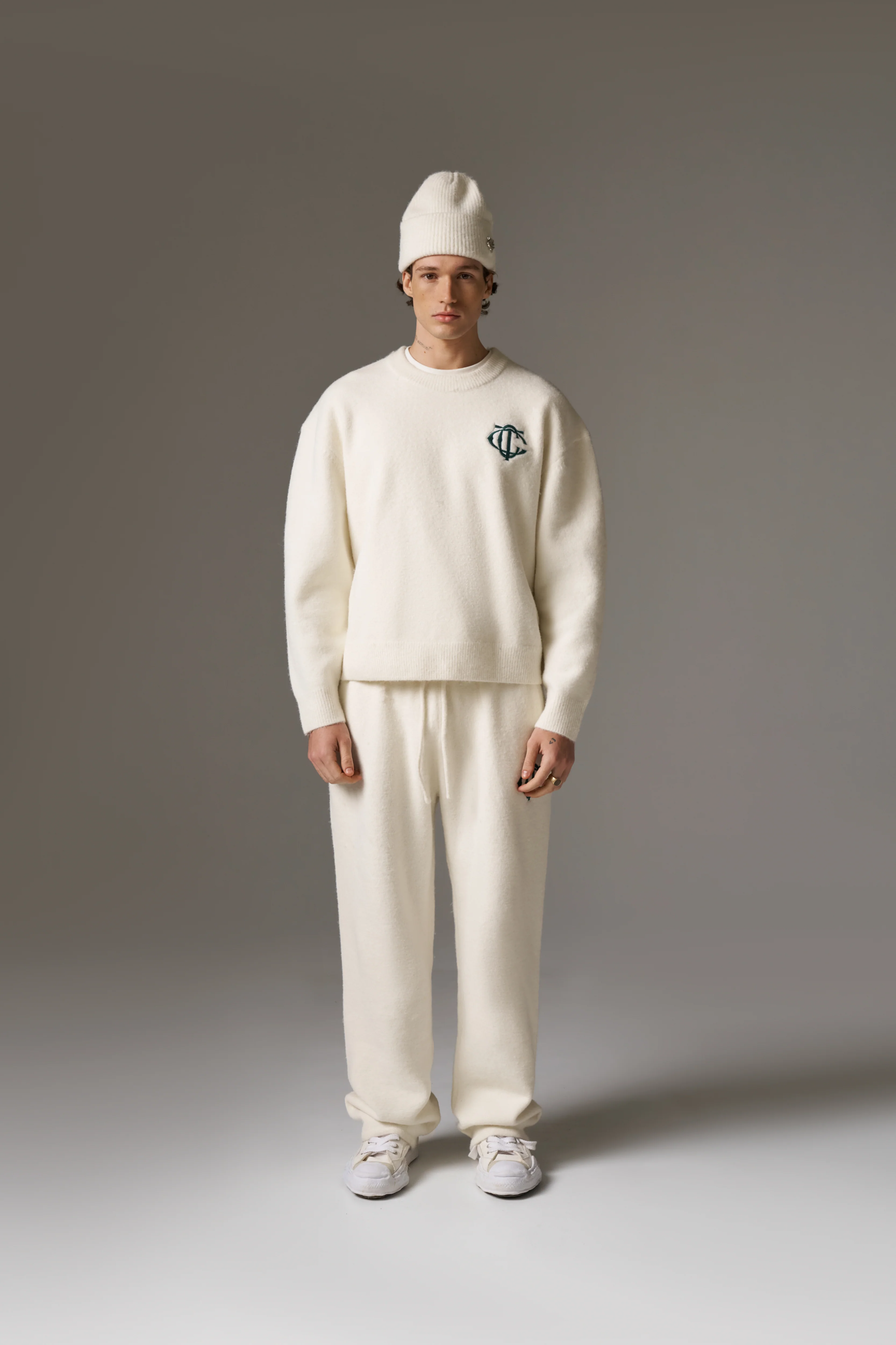 MONOGRAM EMBLEM KNITTED CREW - OFF WHITE