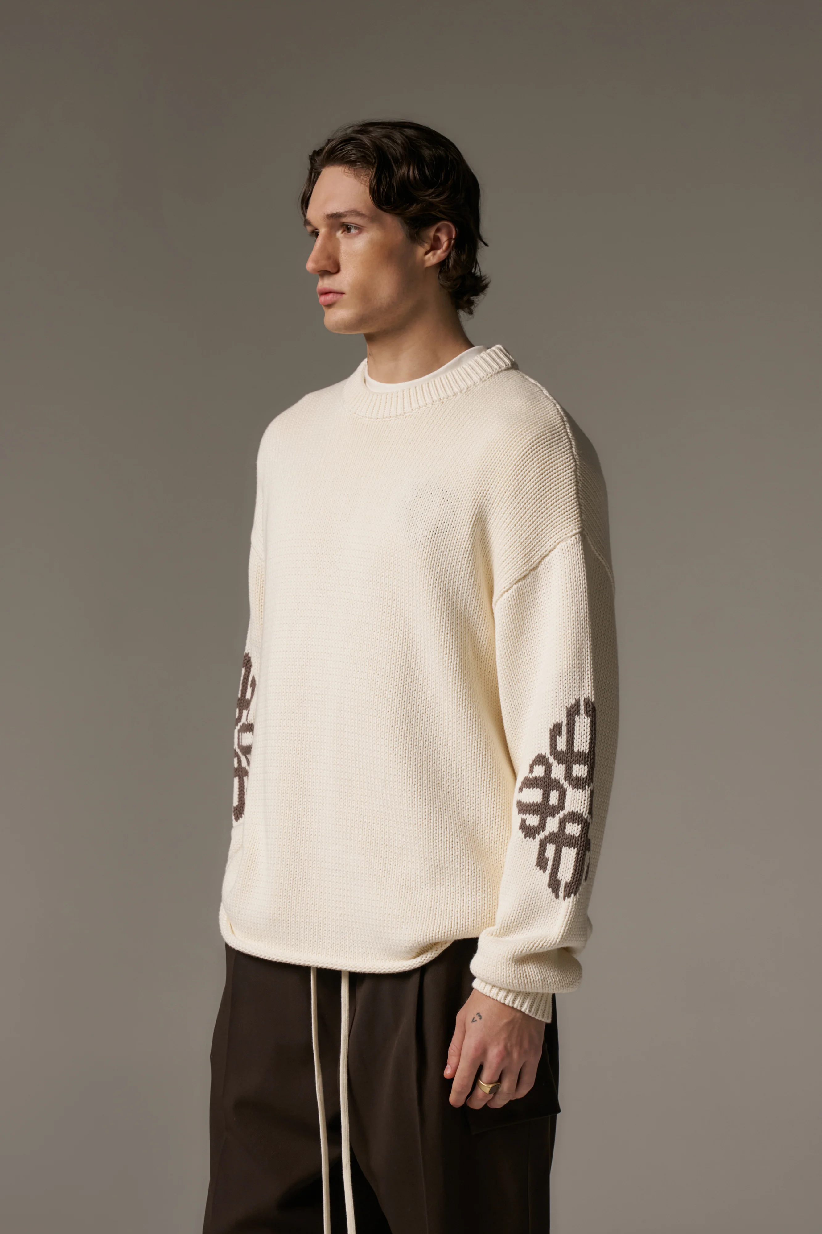 CHUNKY KNIT EMBLEM JUMPER - OFF WHITE