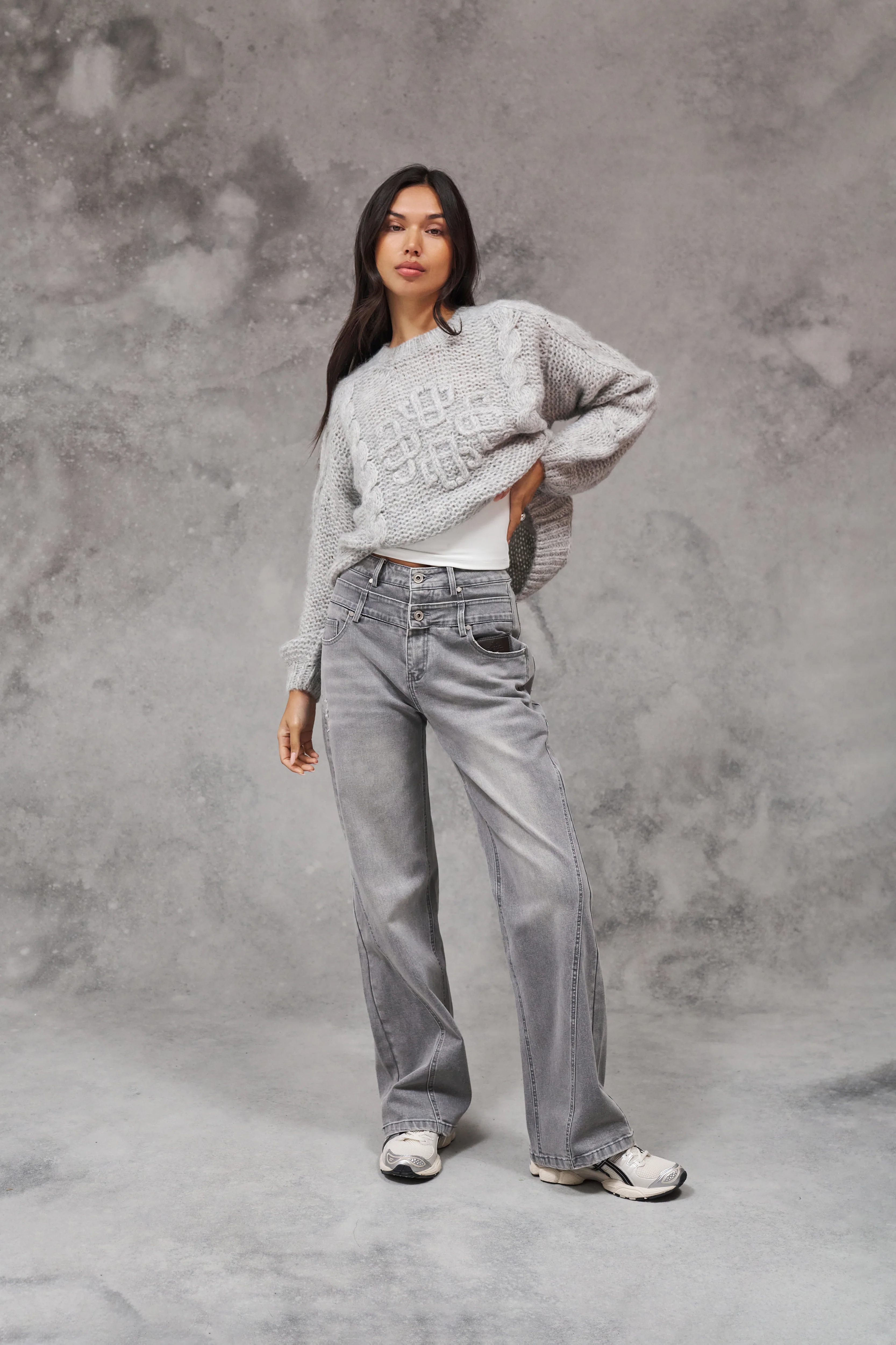 EMBLEM PLAITED OVERSIZED KNIT JUMPER - GREY MARL