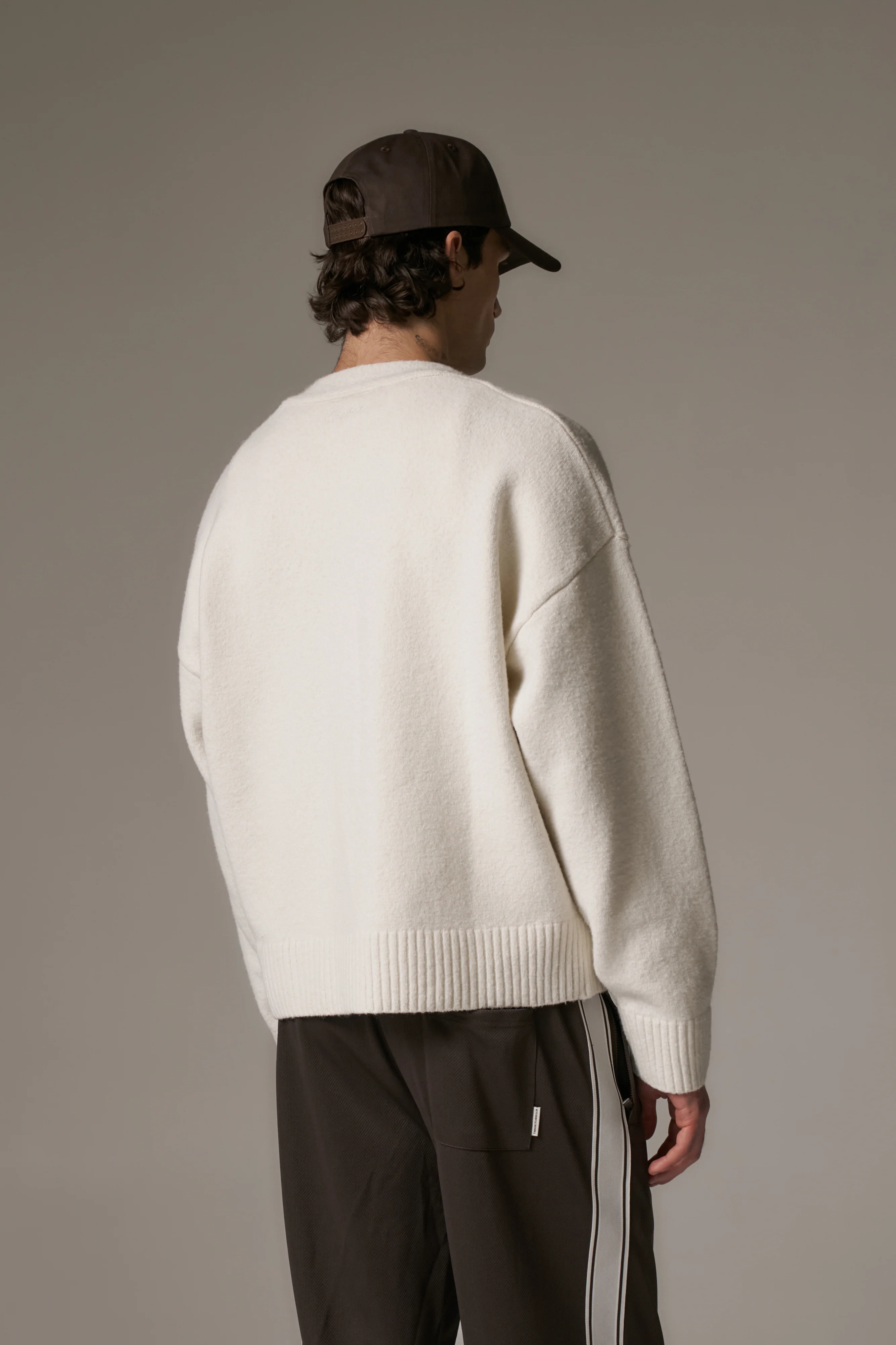 C EMBROIDERY KNITTED CARDIGAN - OFF WHITE