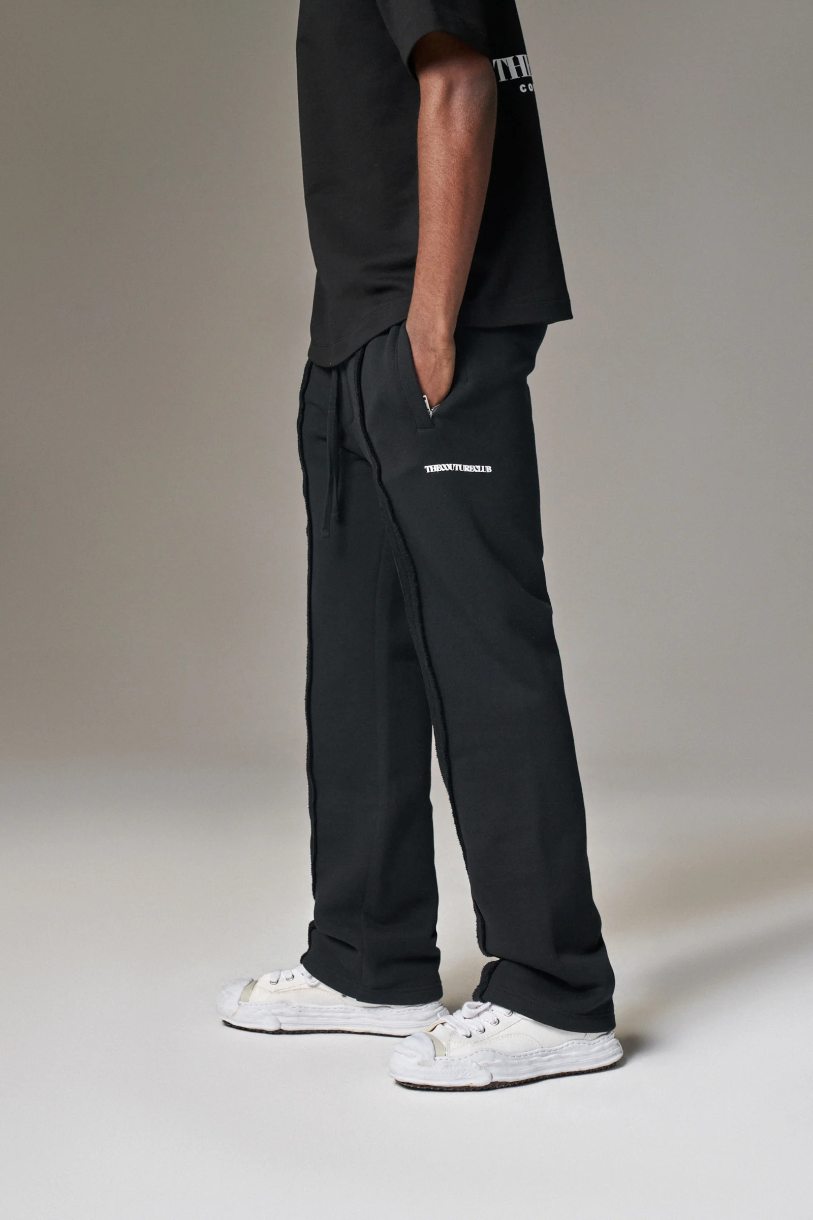 COPYRIGHT STRAIGHT LEG JOGGERS - BLACK