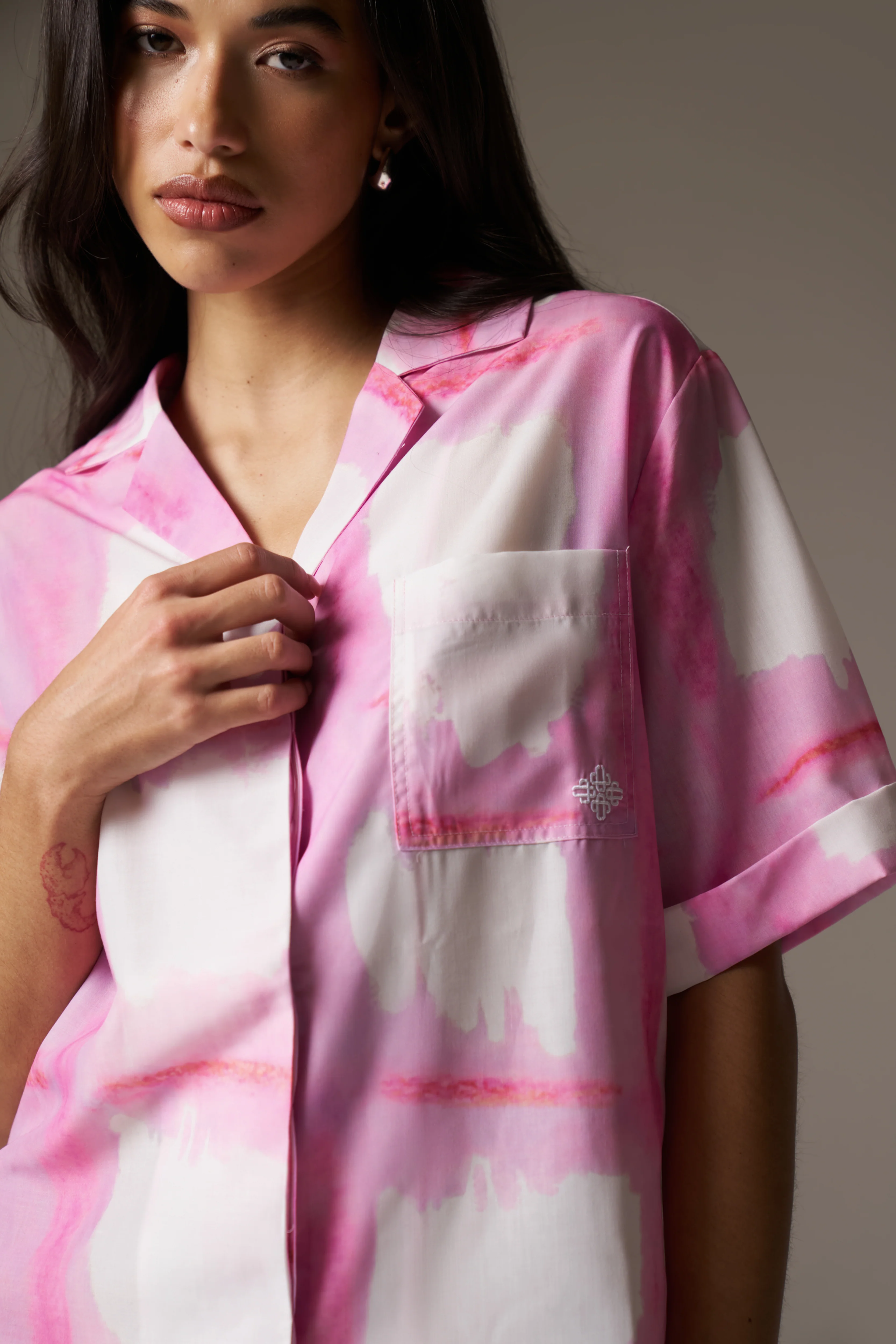 WATERCOLOUR EMBLEM SHIRT - PINK