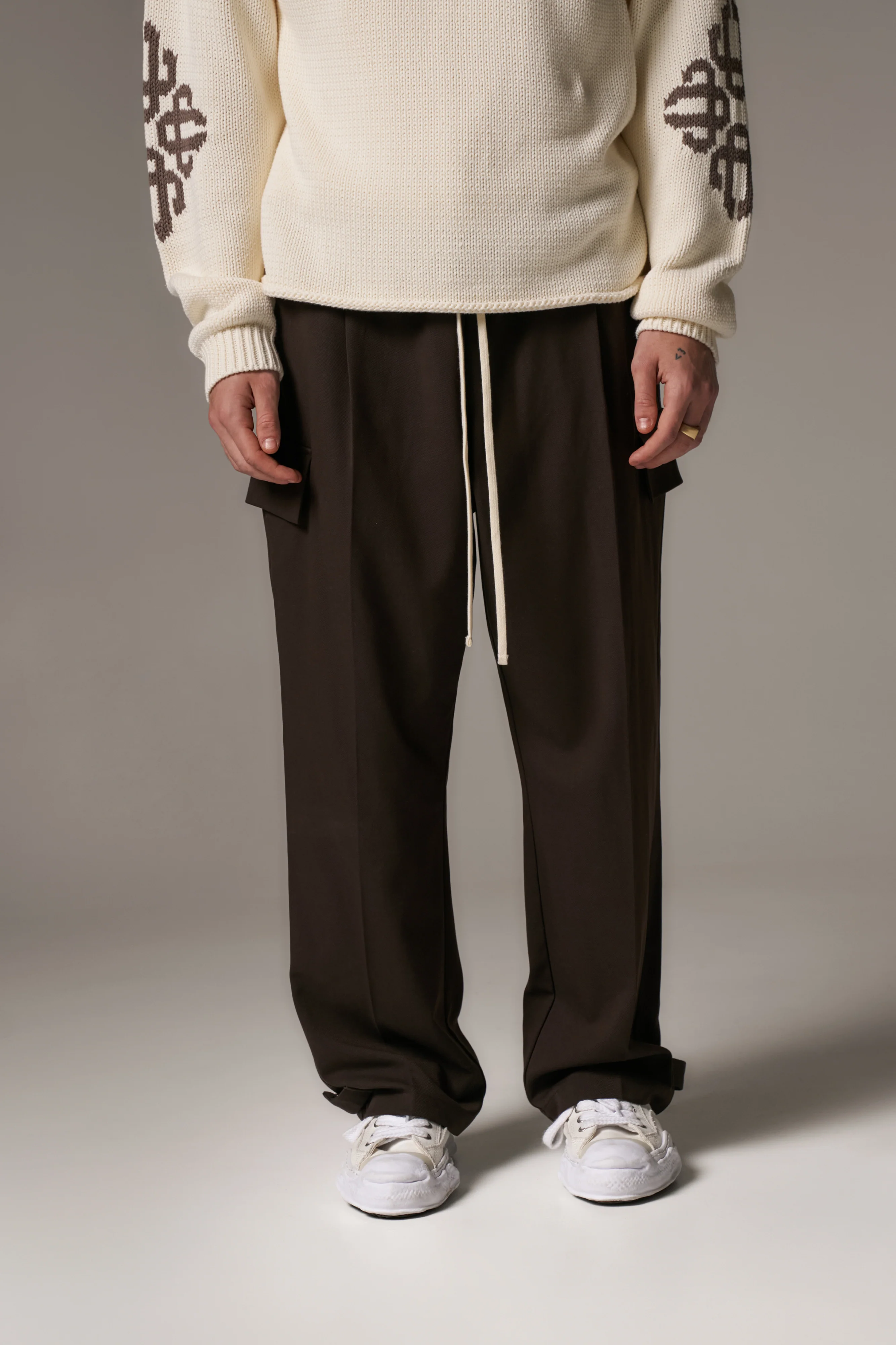 PLEATED WIDE LEG TROUSER - CHOCOLATE