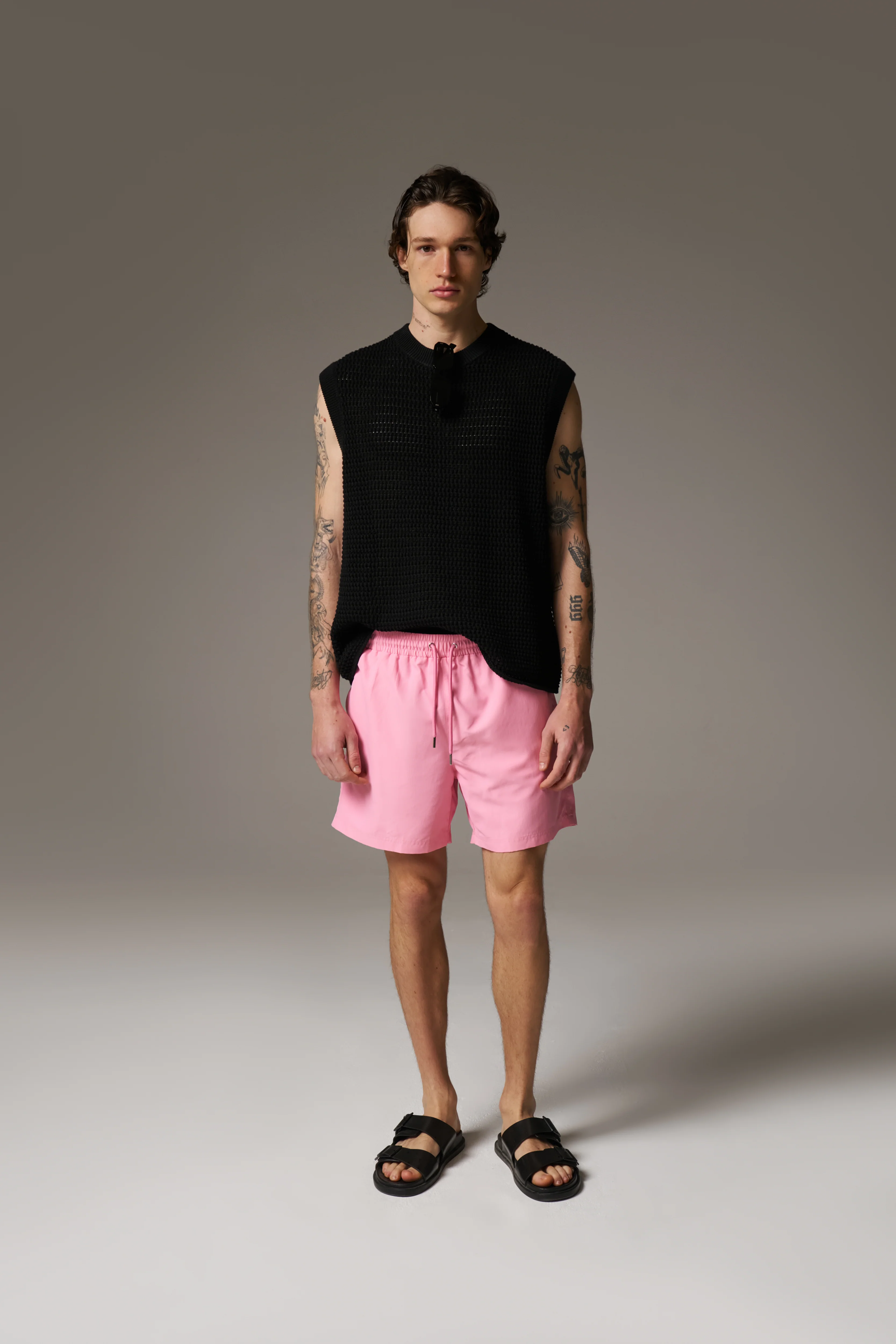 WATER REACTIVE EMBLEM SWIM SHORT - PINK