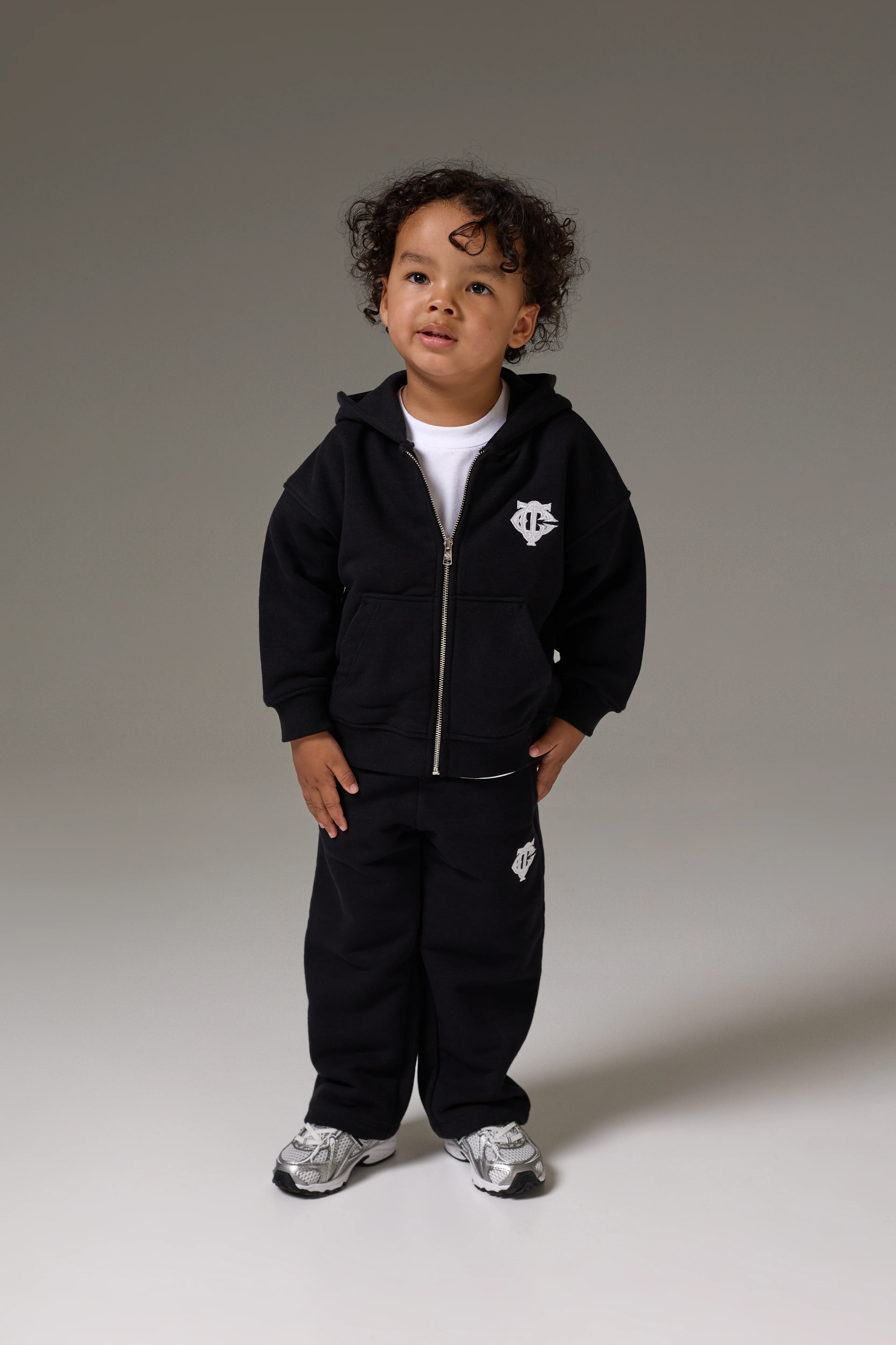 KIDS ZIP THROUGH MONOGRAM EMBLEM APPLIQUE HOODIE - BLACK