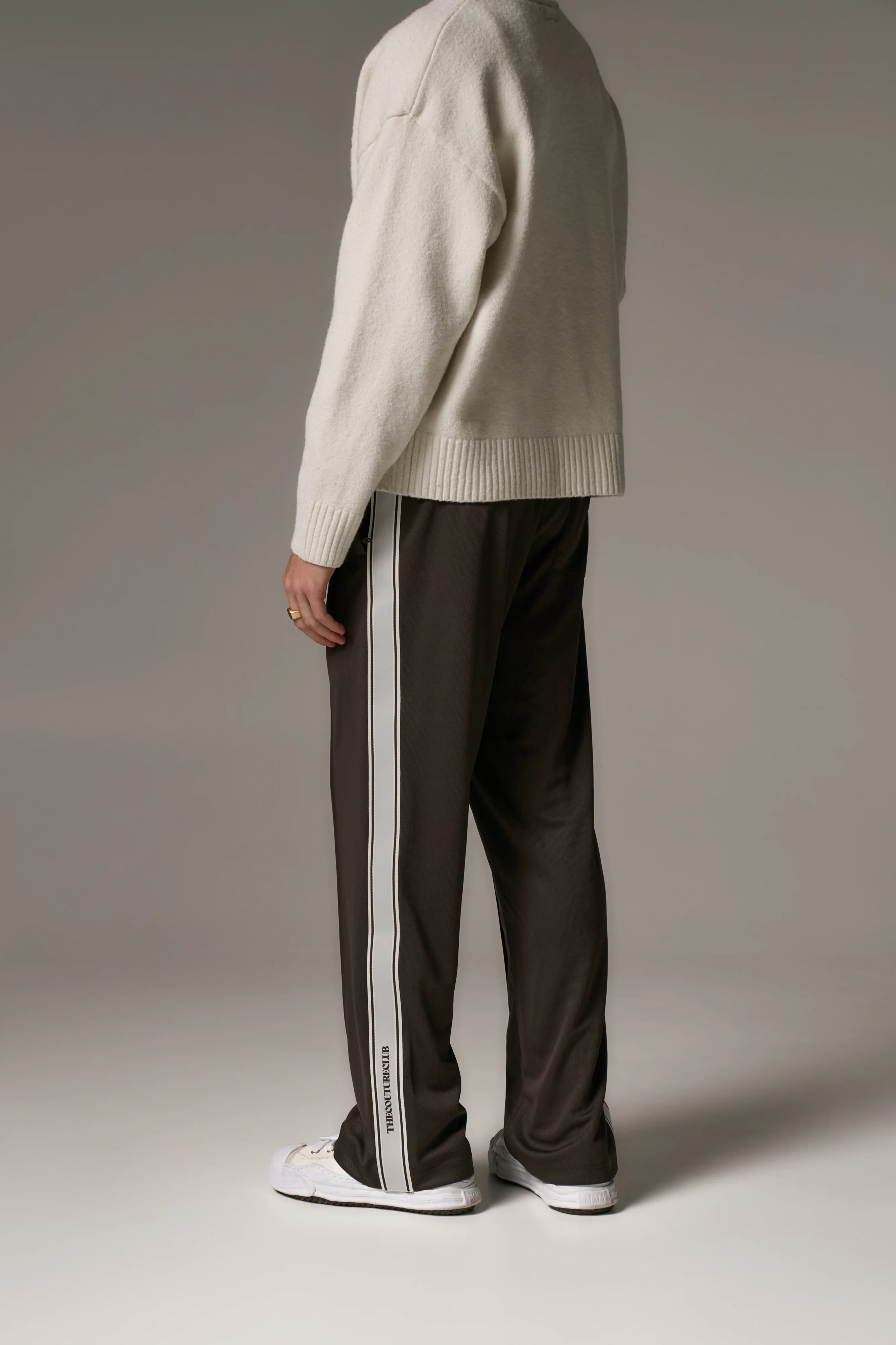 TAPE MESH JOGGER - BROWN