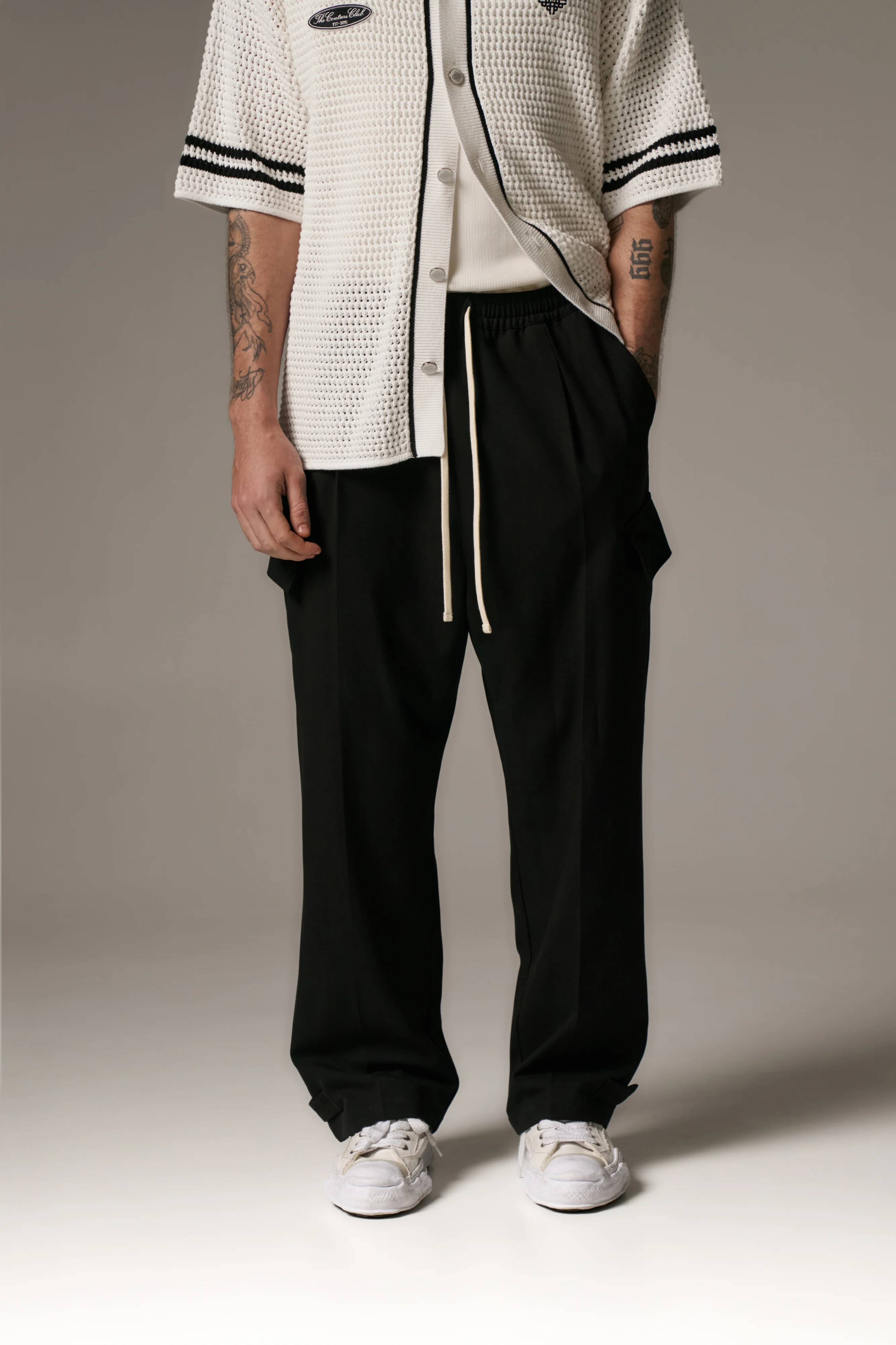 PLEATED WIDE LEG TROUSER - BLACK