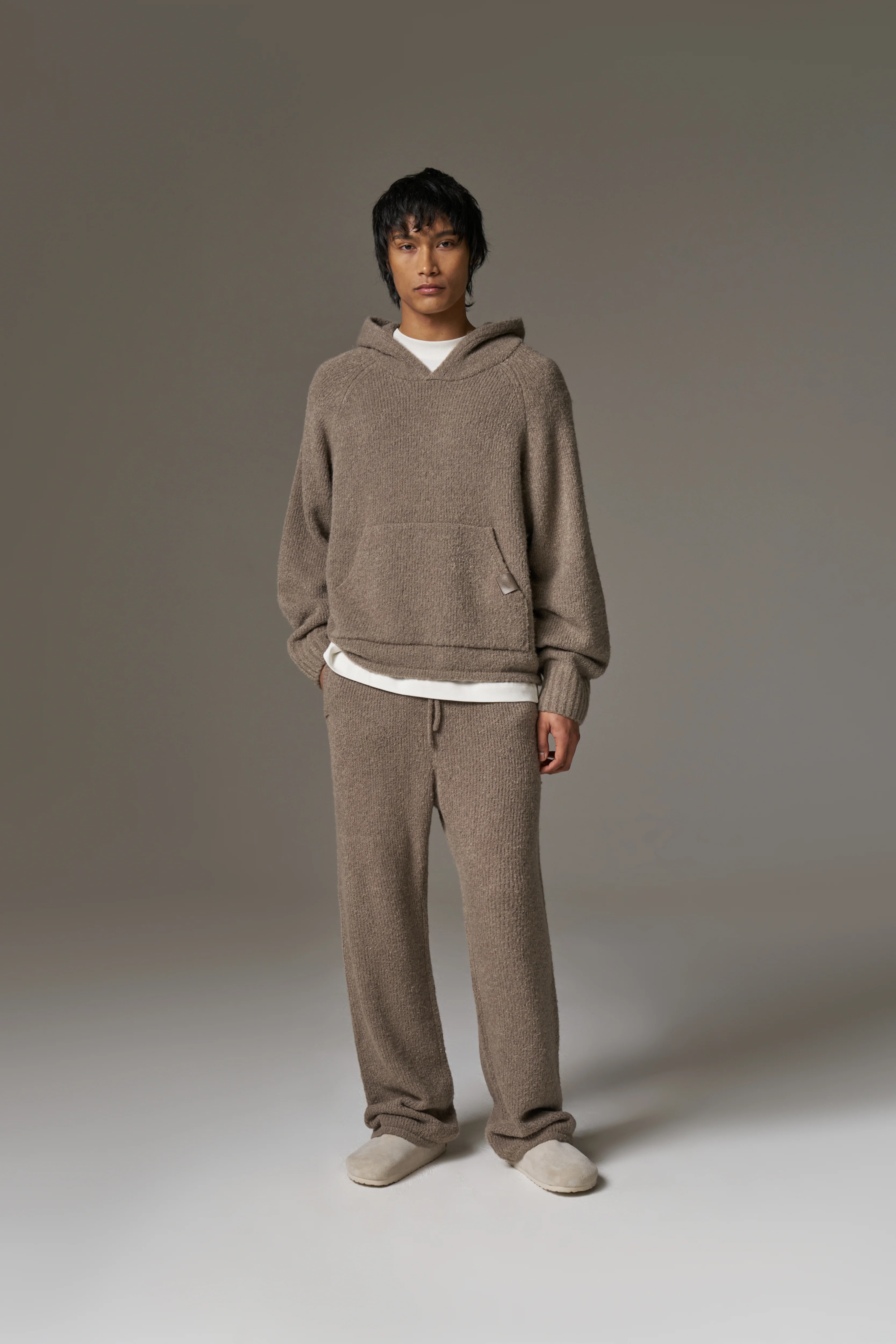 BOUCLE KNIT PANTS - BROWN