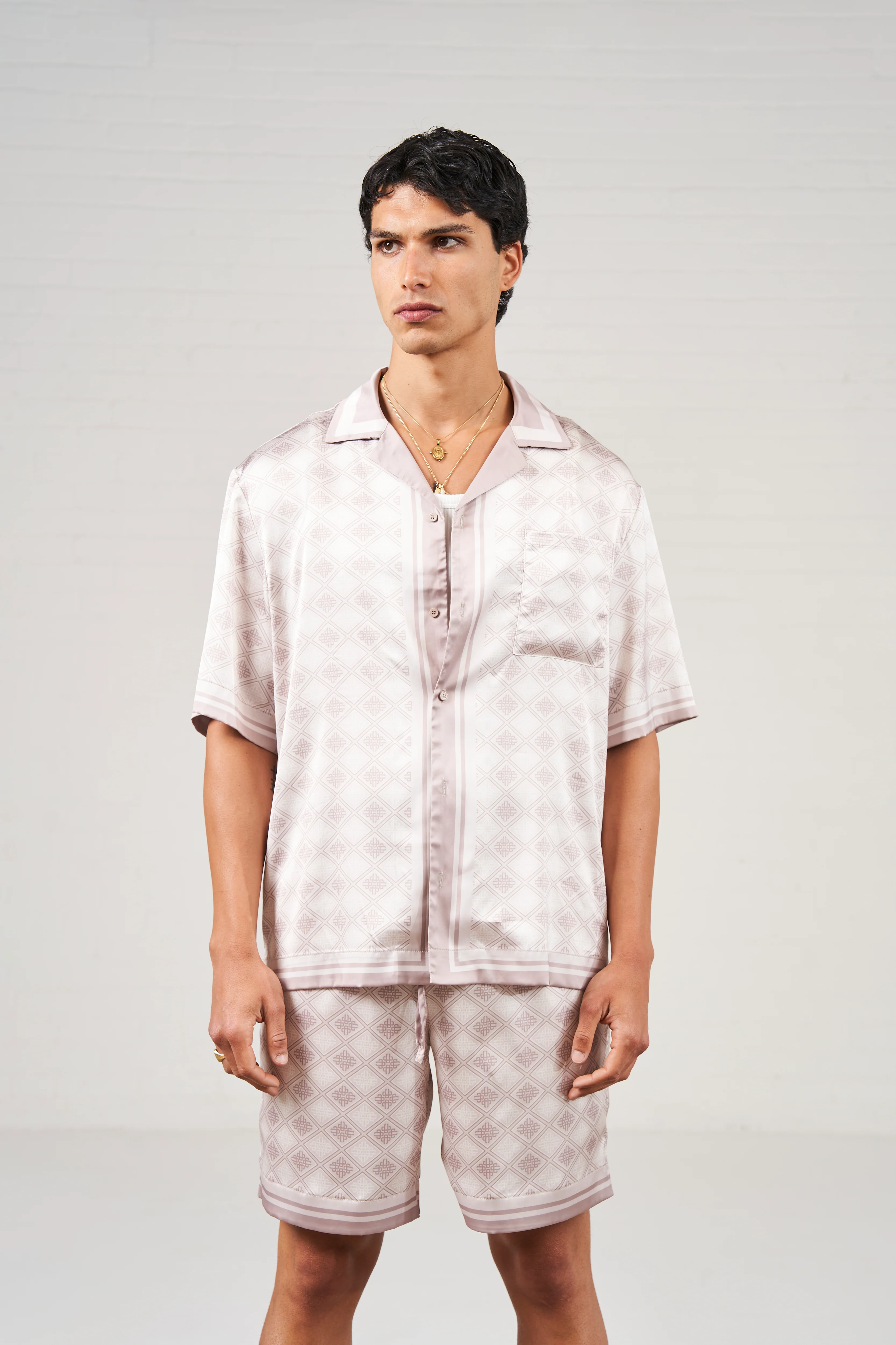 EMBLEM PRINT SHIRT - BEIGE