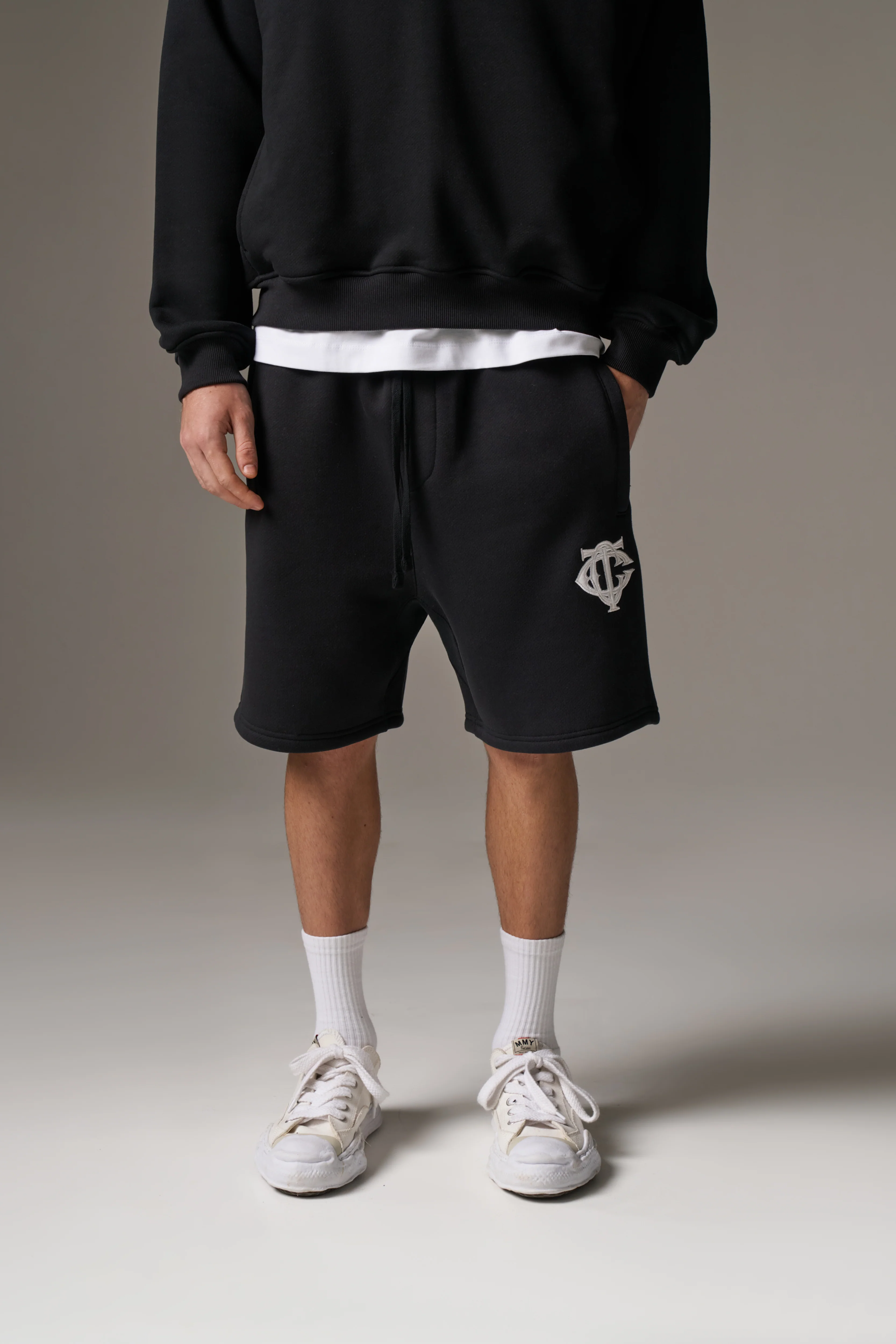 HEAVYWEIGHT MONOGRAM EMBLEM SHORTS - BLACK