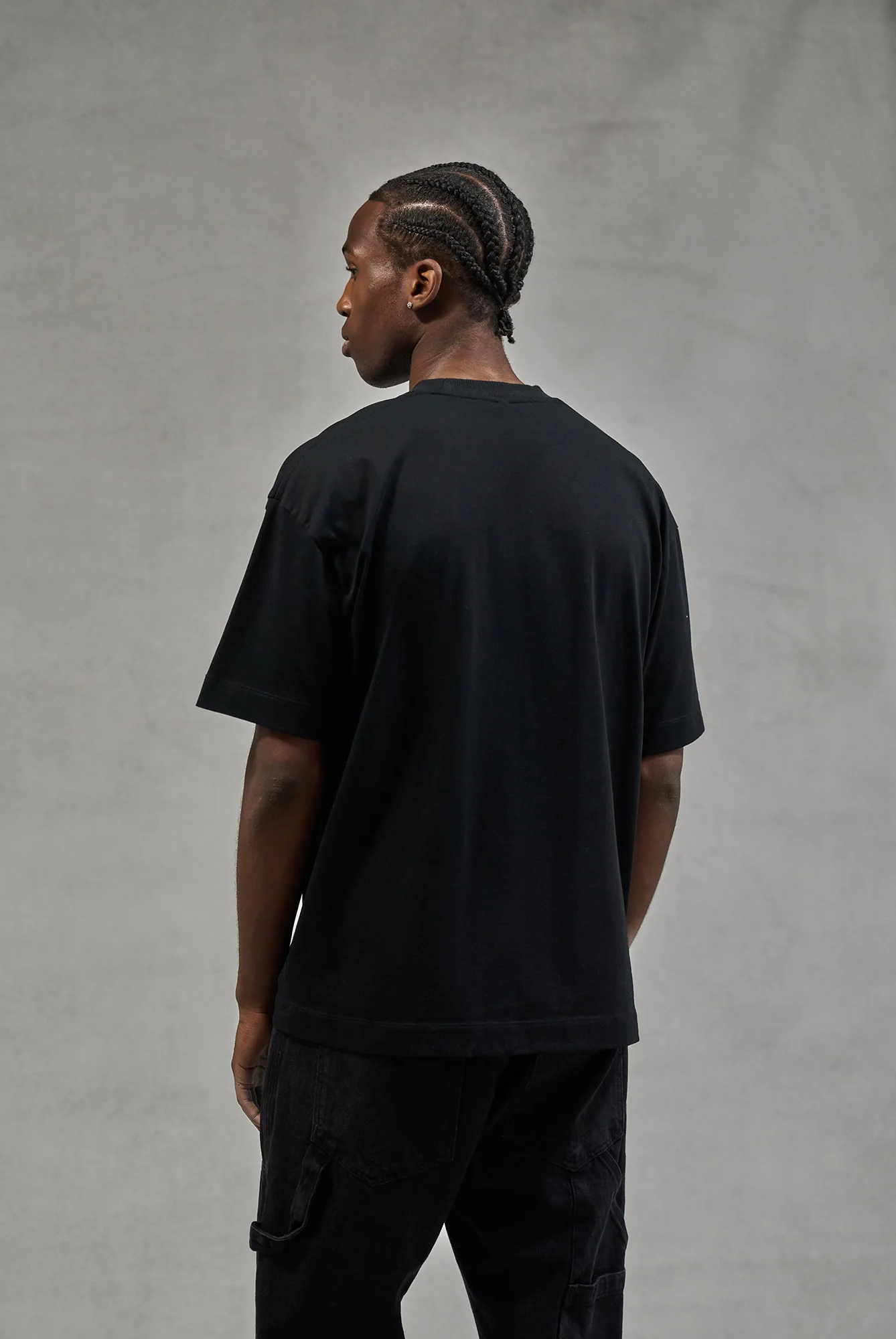 SCRIPT EMBROIDERED T-SHIRT - BLACK