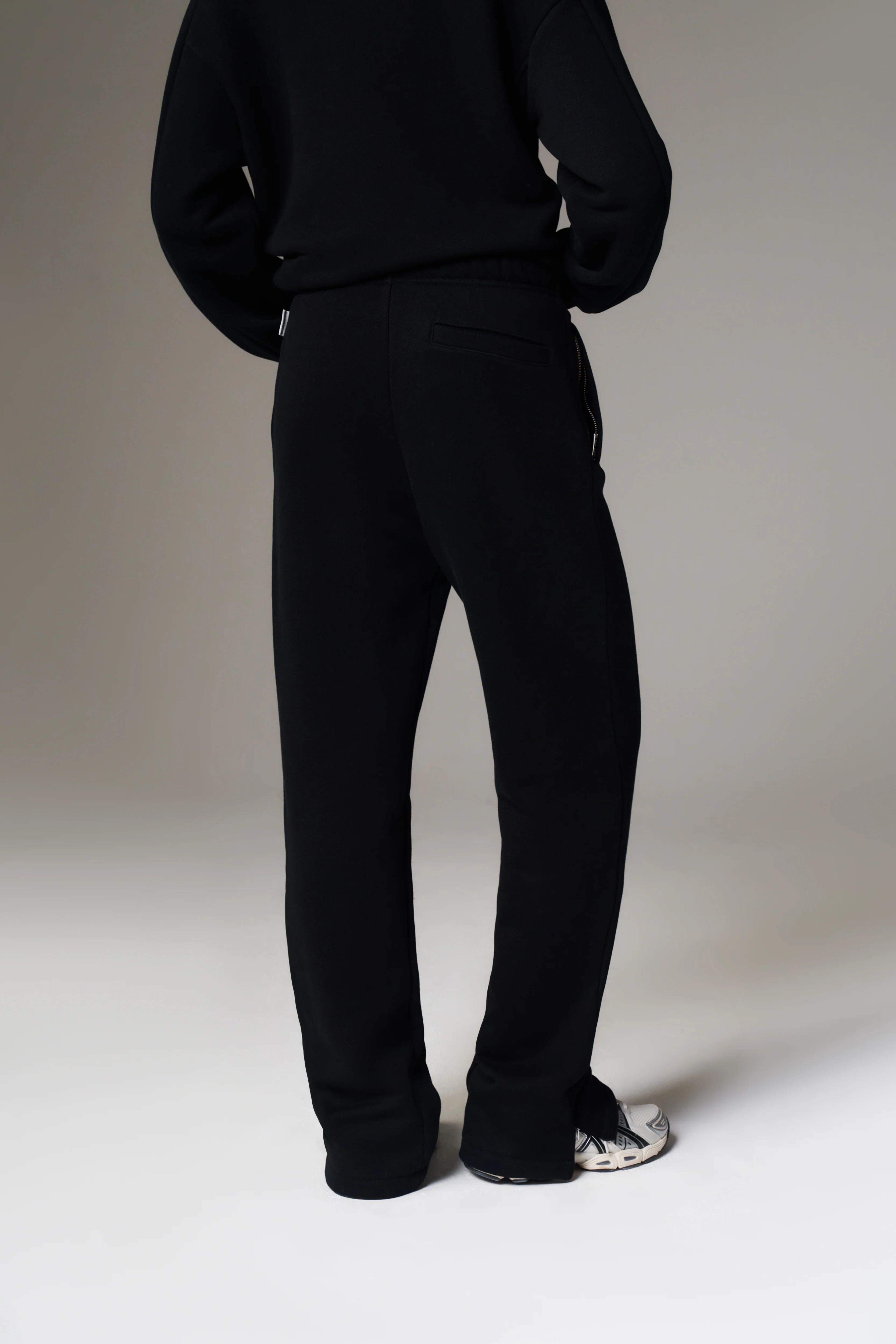 LAUNDERED CLASSICS STRAIGHT LEG JOGGERS - WASHED BLACK