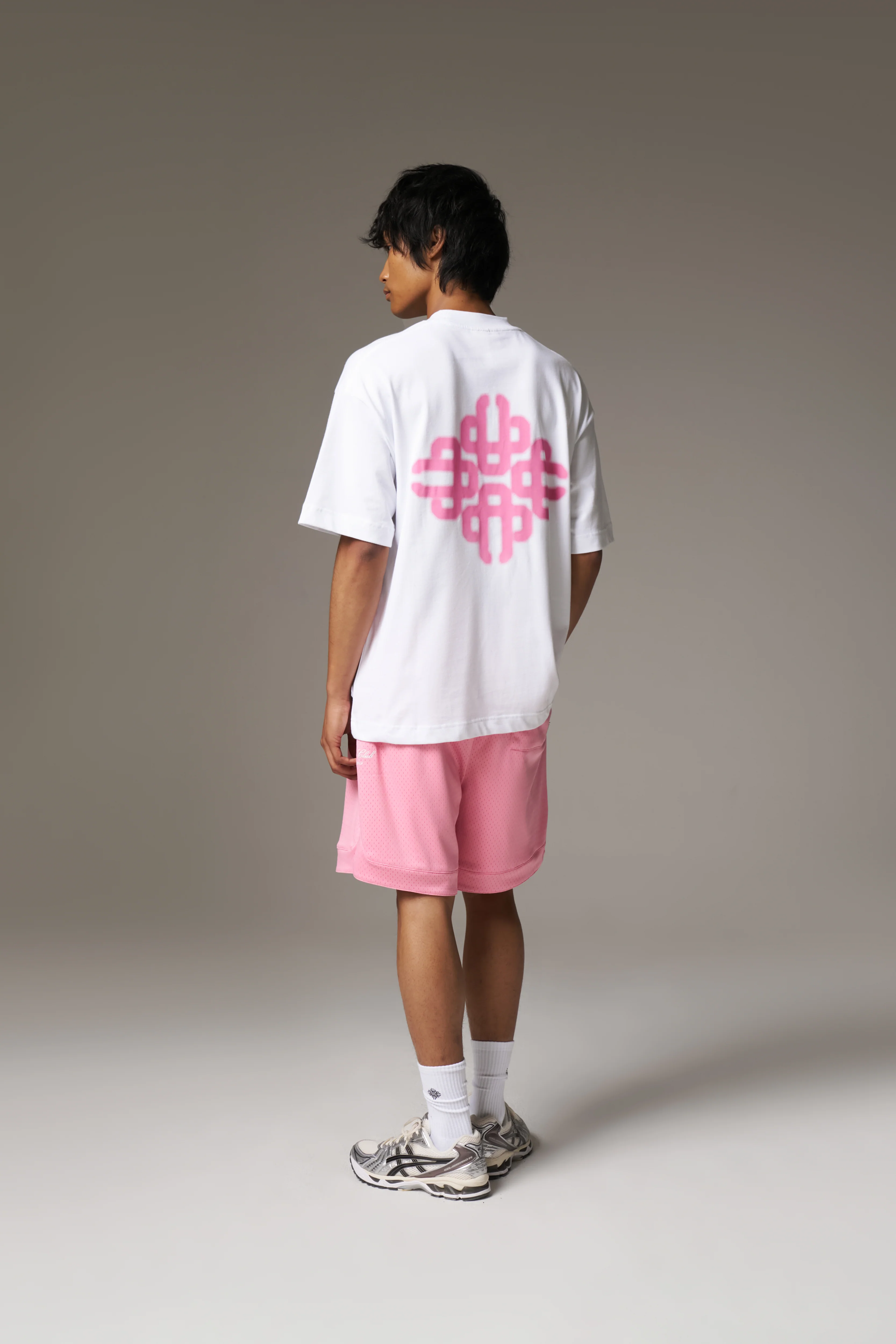 BLURRED GRAPHIC EMBLEM T-SHIRT - PINK