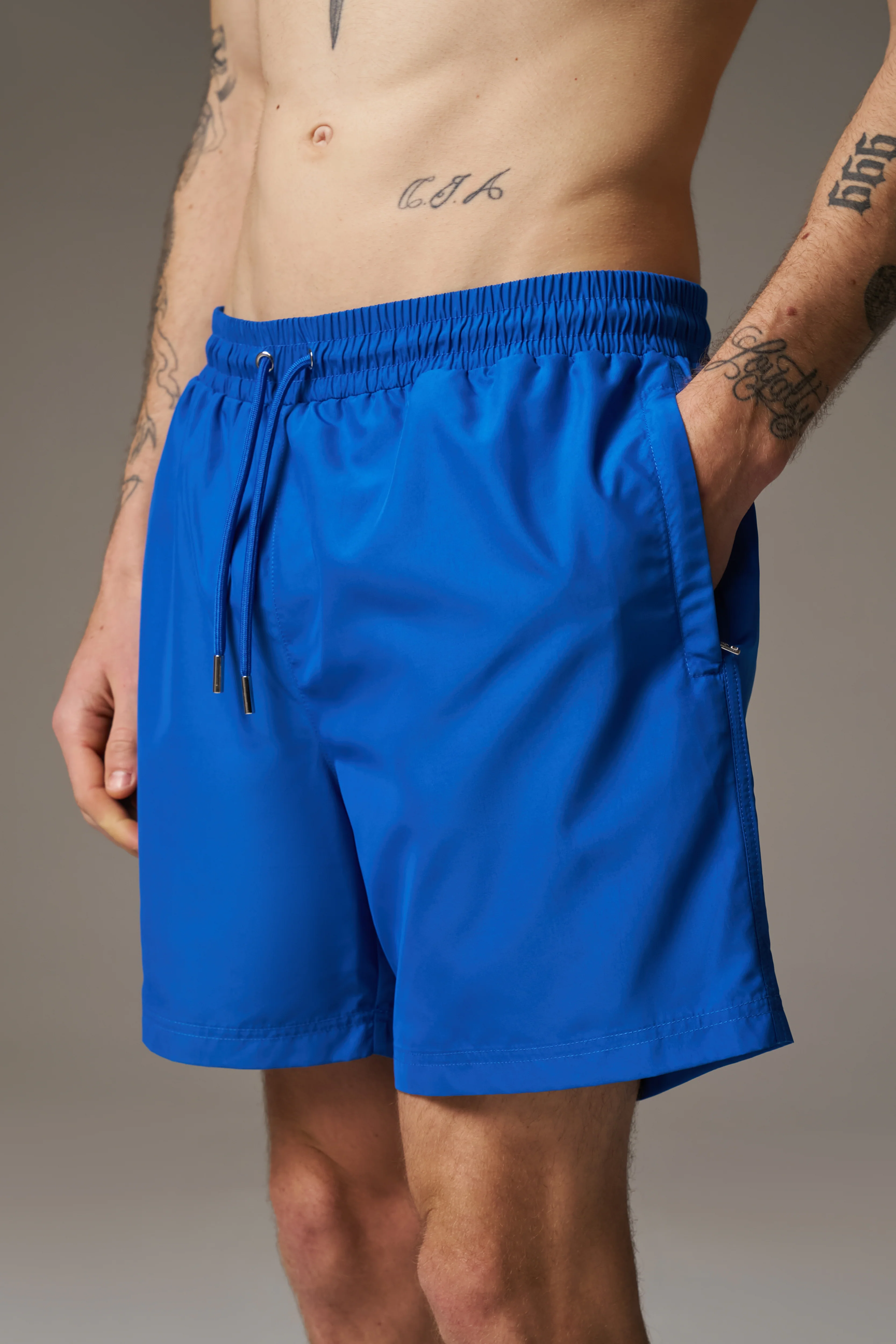 WATER REACTIVE EMBLEM SWIM SHORT - COBALT