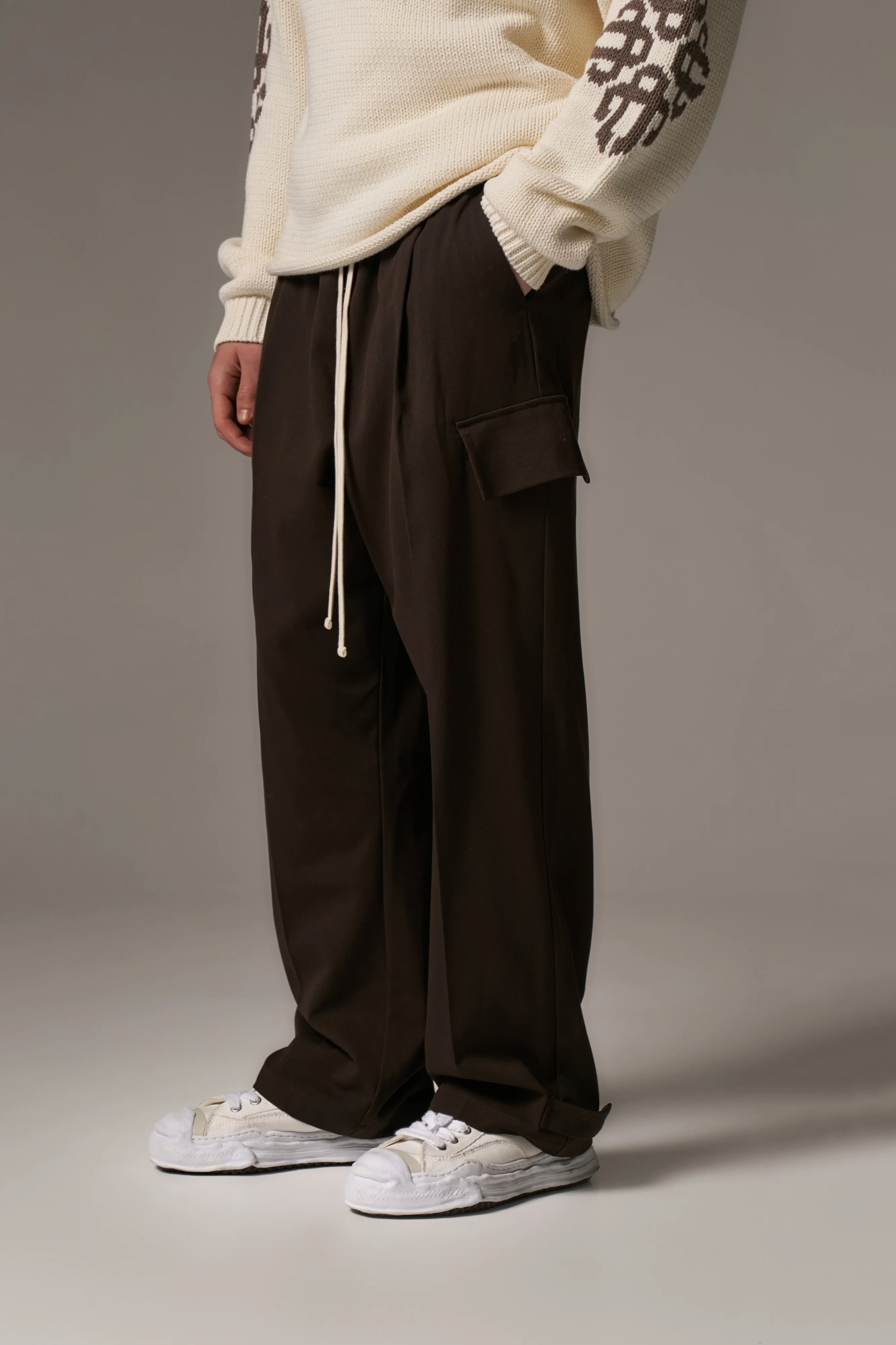 PLEATED WIDE LEG TROUSER - CHOCOLATE