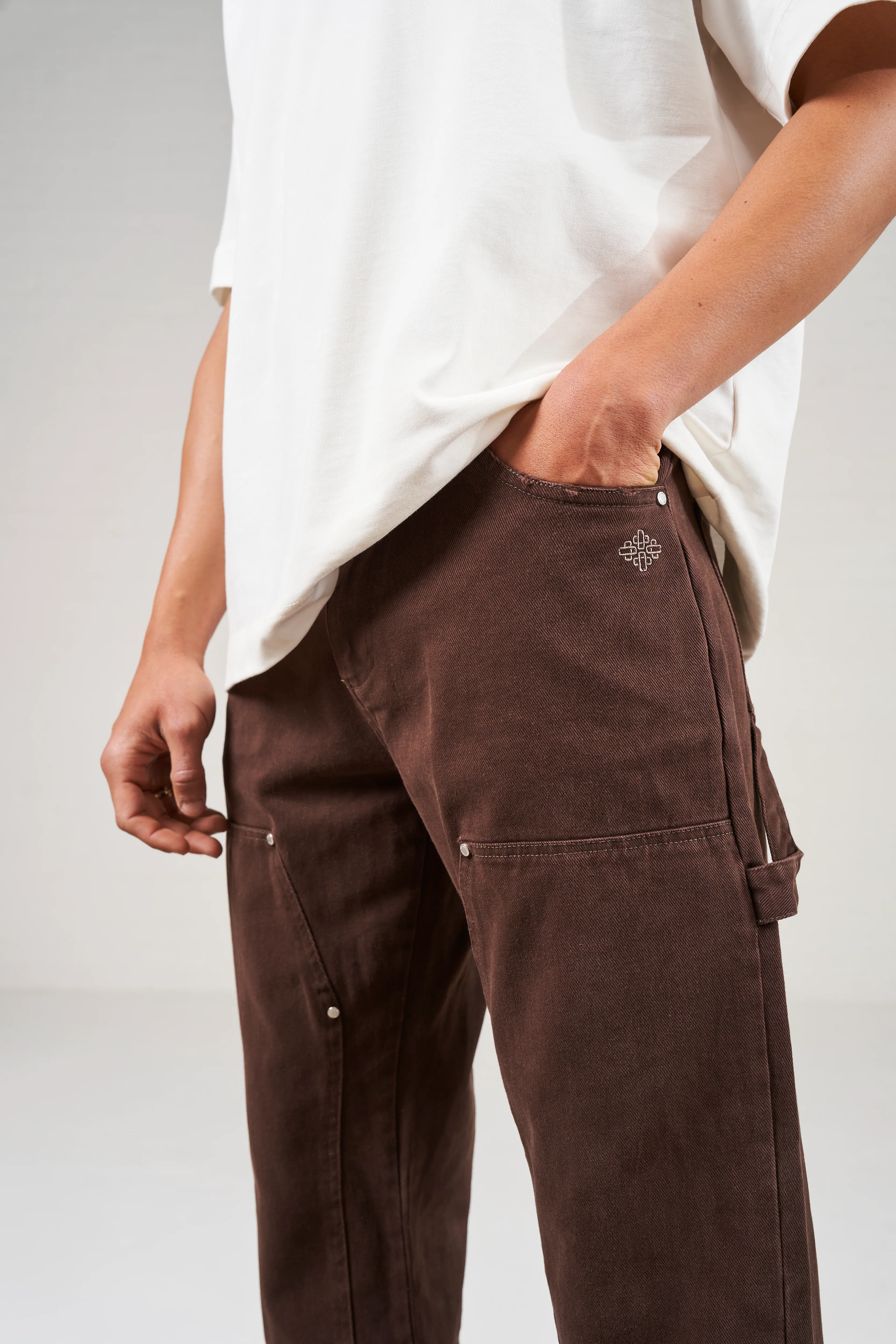 TWILL RIVET DETAIL CARPENTER PANT - DARK BROWN