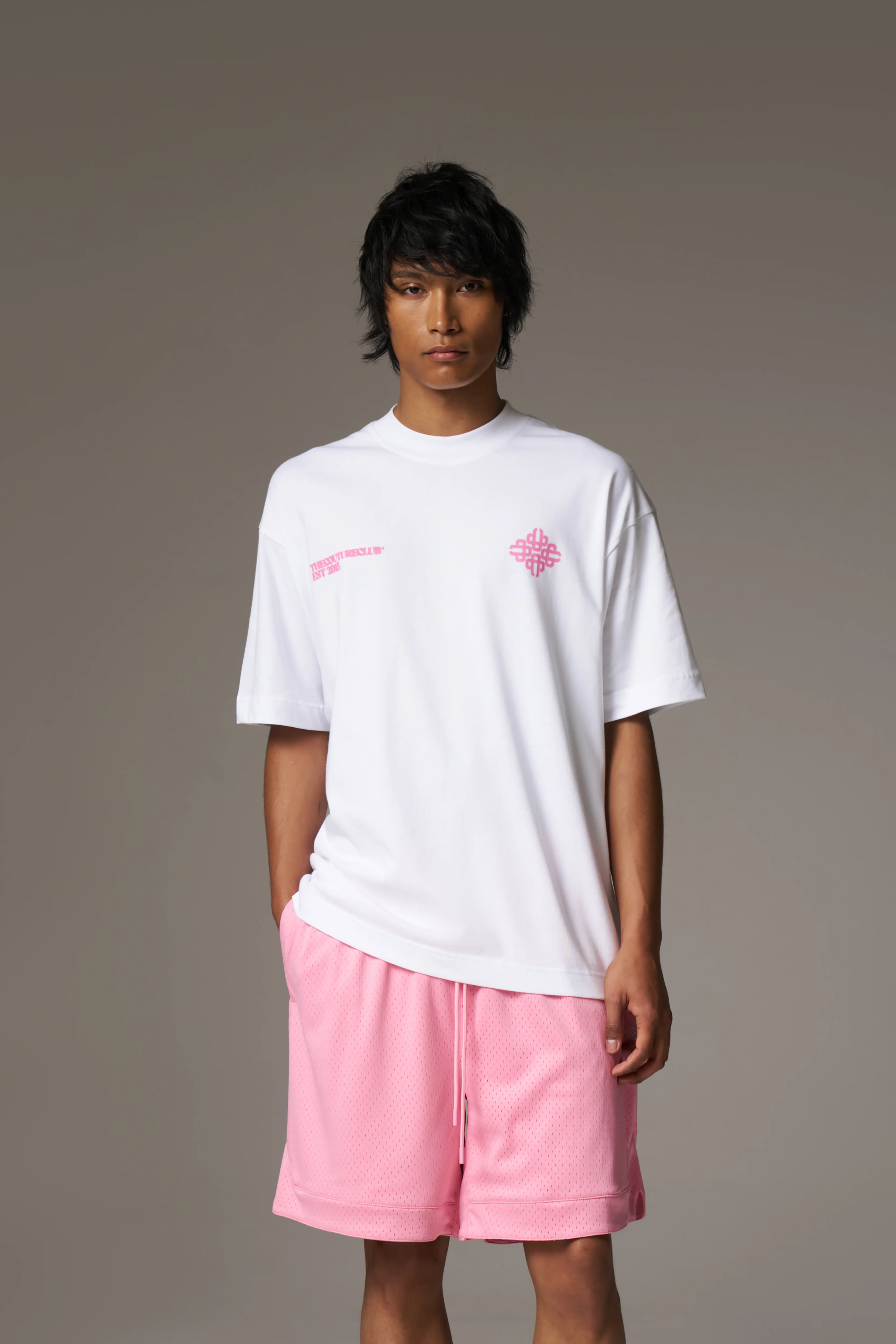 BLURRED GRAPHIC EMBLEM T-SHIRT - PINK