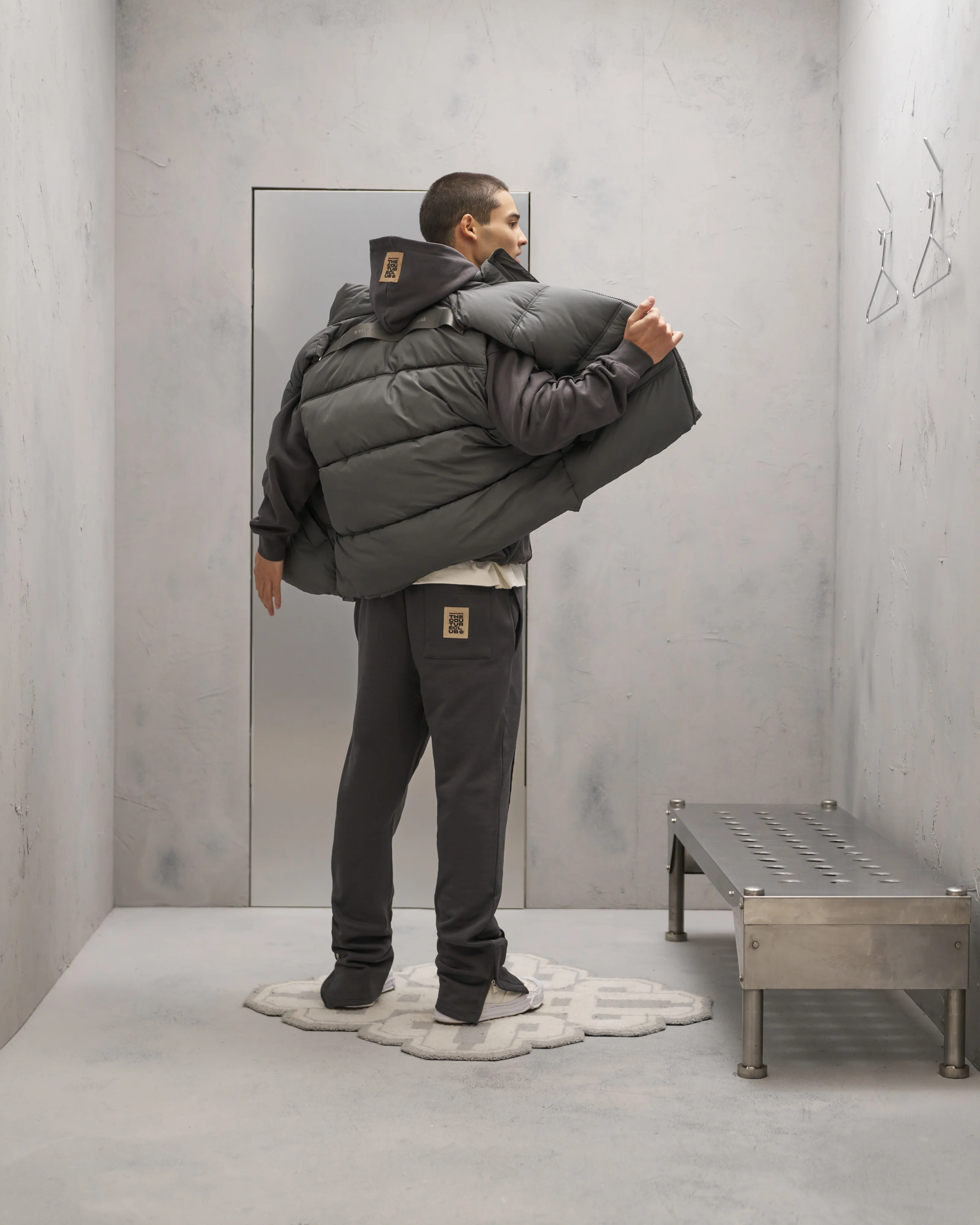 ESSENTIALS MATTE GILET - CHARCOAL