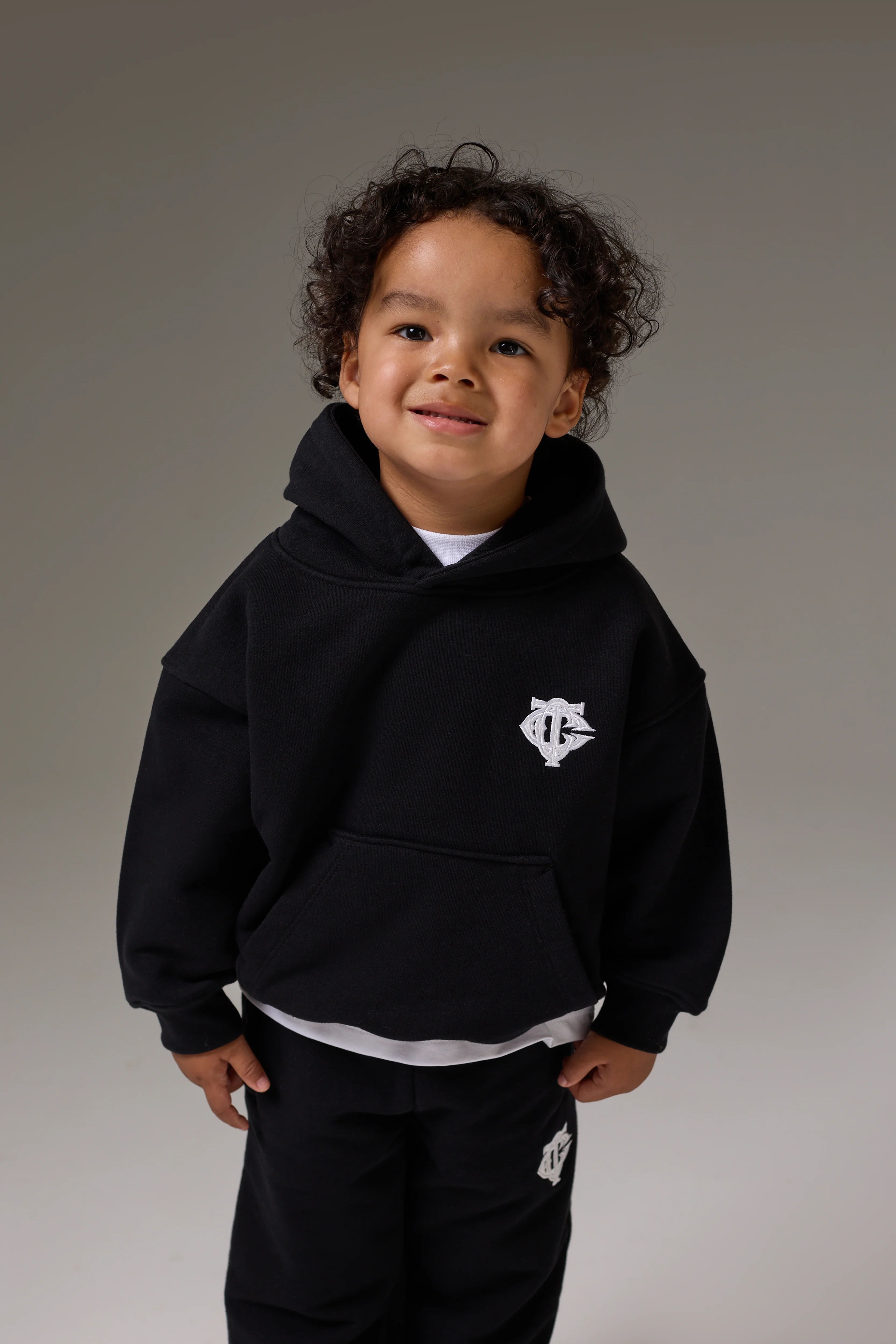KIDS MONOGRAM EMBLEM APPLIQUE HOODIE - BLACK
