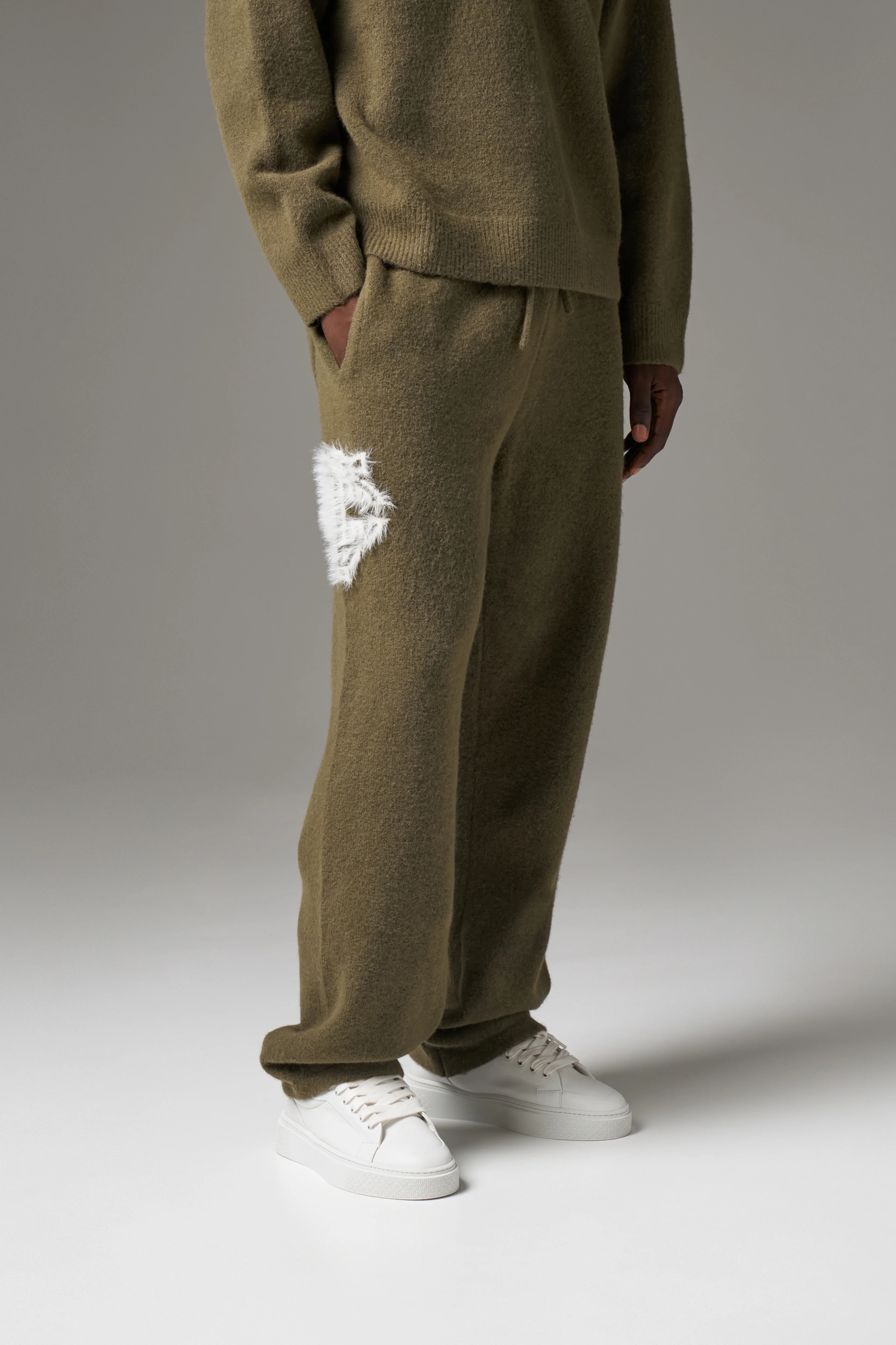 MONGRAM EMBLEM FLUFFY KNIT JOGGERS - KHAKI