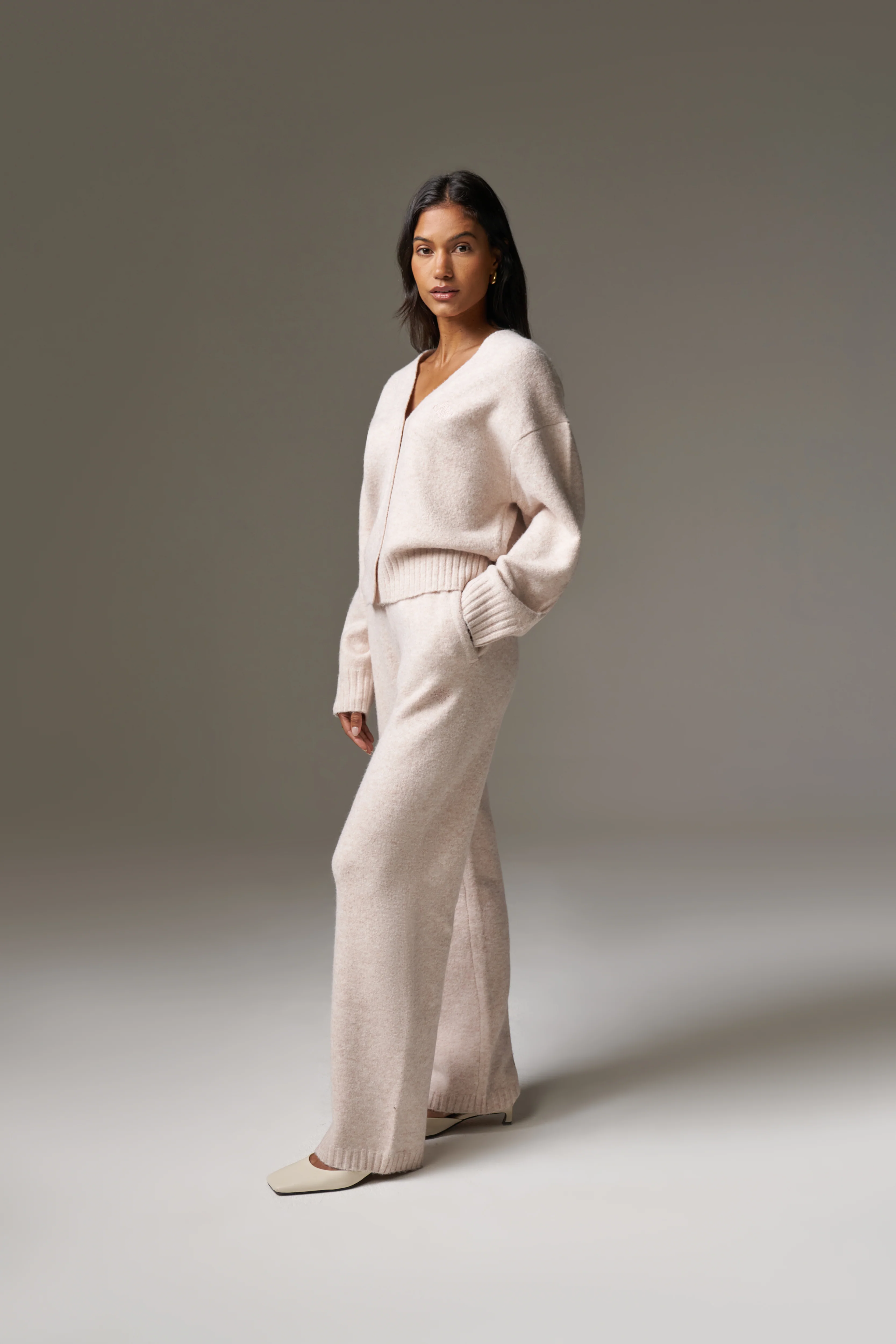 FLUFFY EMBLEM EMBROIDERED JOGGER - PINK