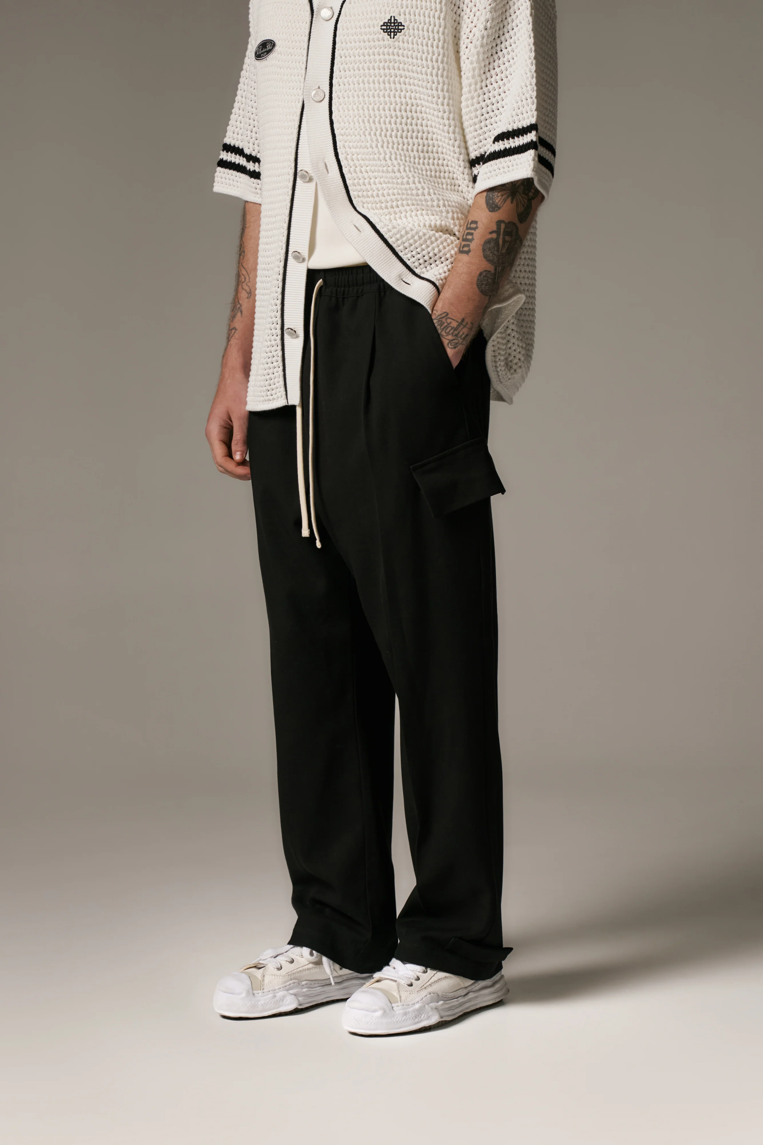 PLEATED WIDE LEG TROUSER - BLACK