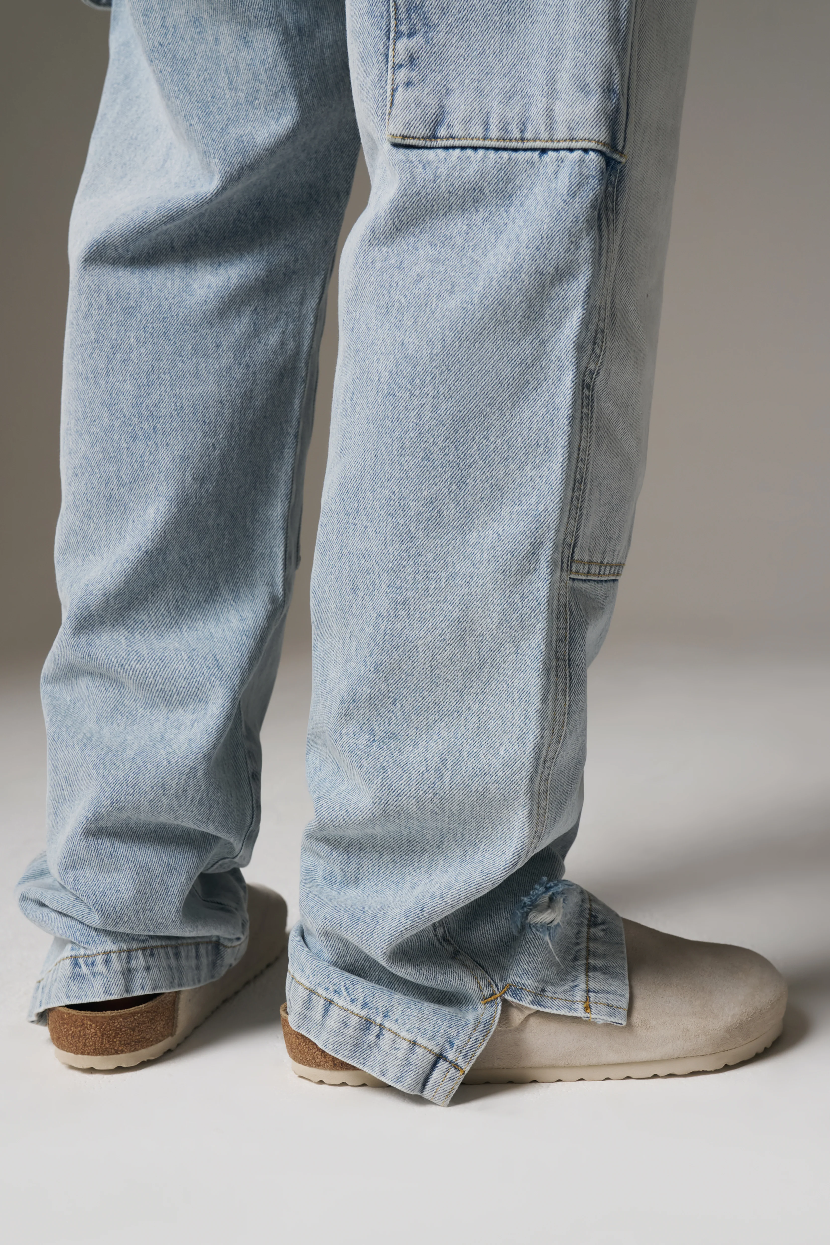 DENIM RIVET DETAIL CARPENTER JEANS - BLUE WASH