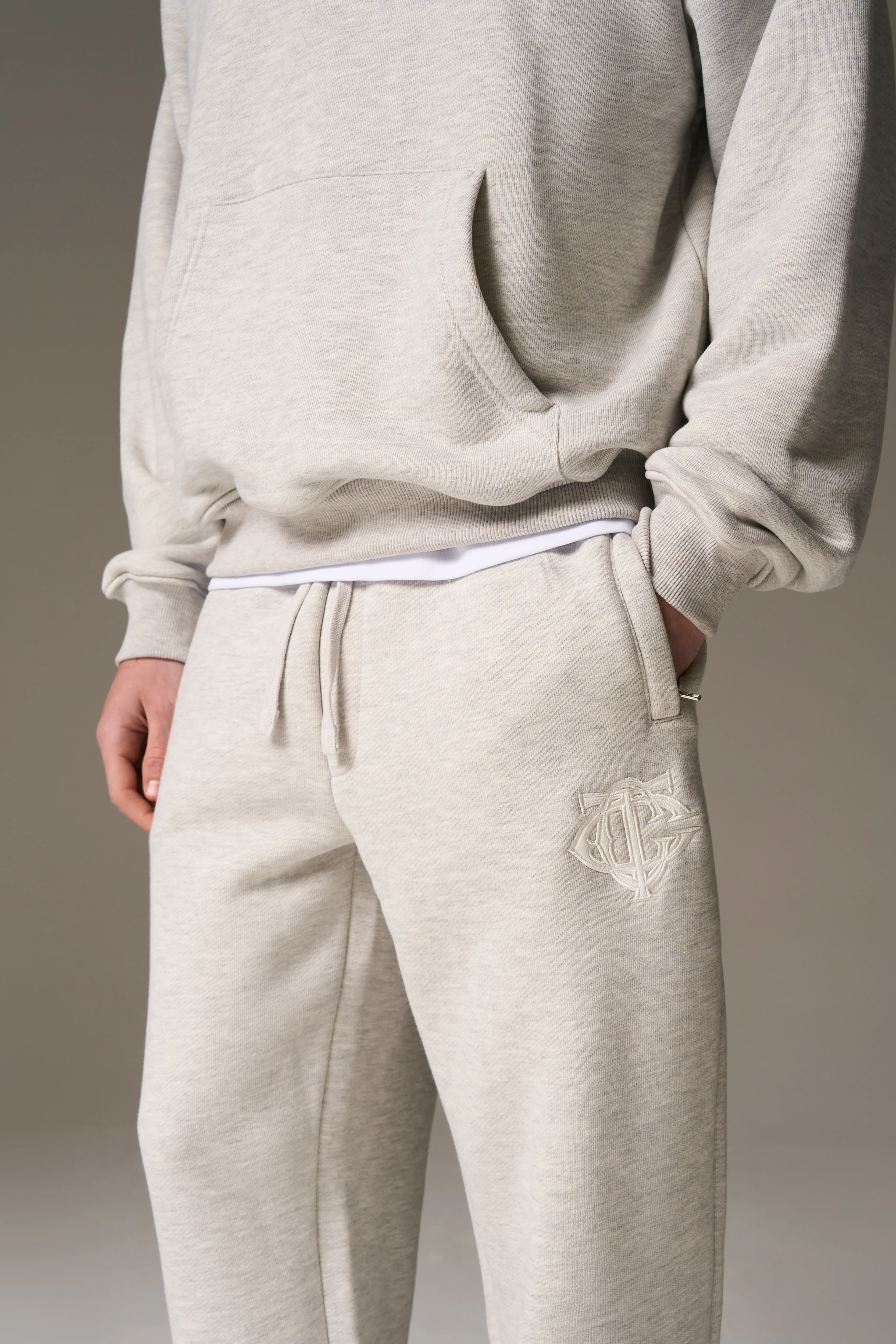 HEAVYWEIGHT MONOGRAM EMBLEM JOGGERS - GREY MARL