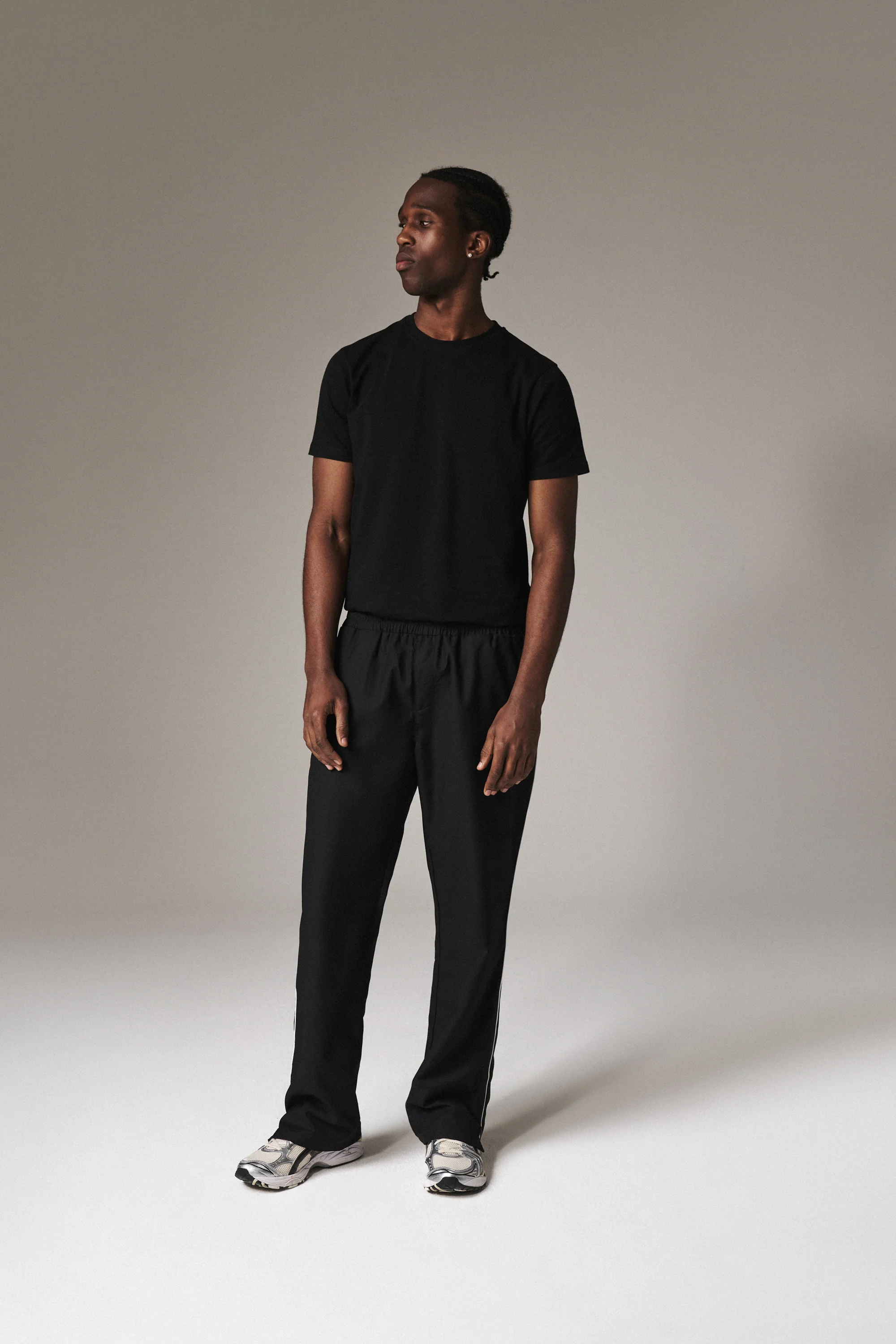 UNBRANDED SLIM T-SHIRT - BLACK