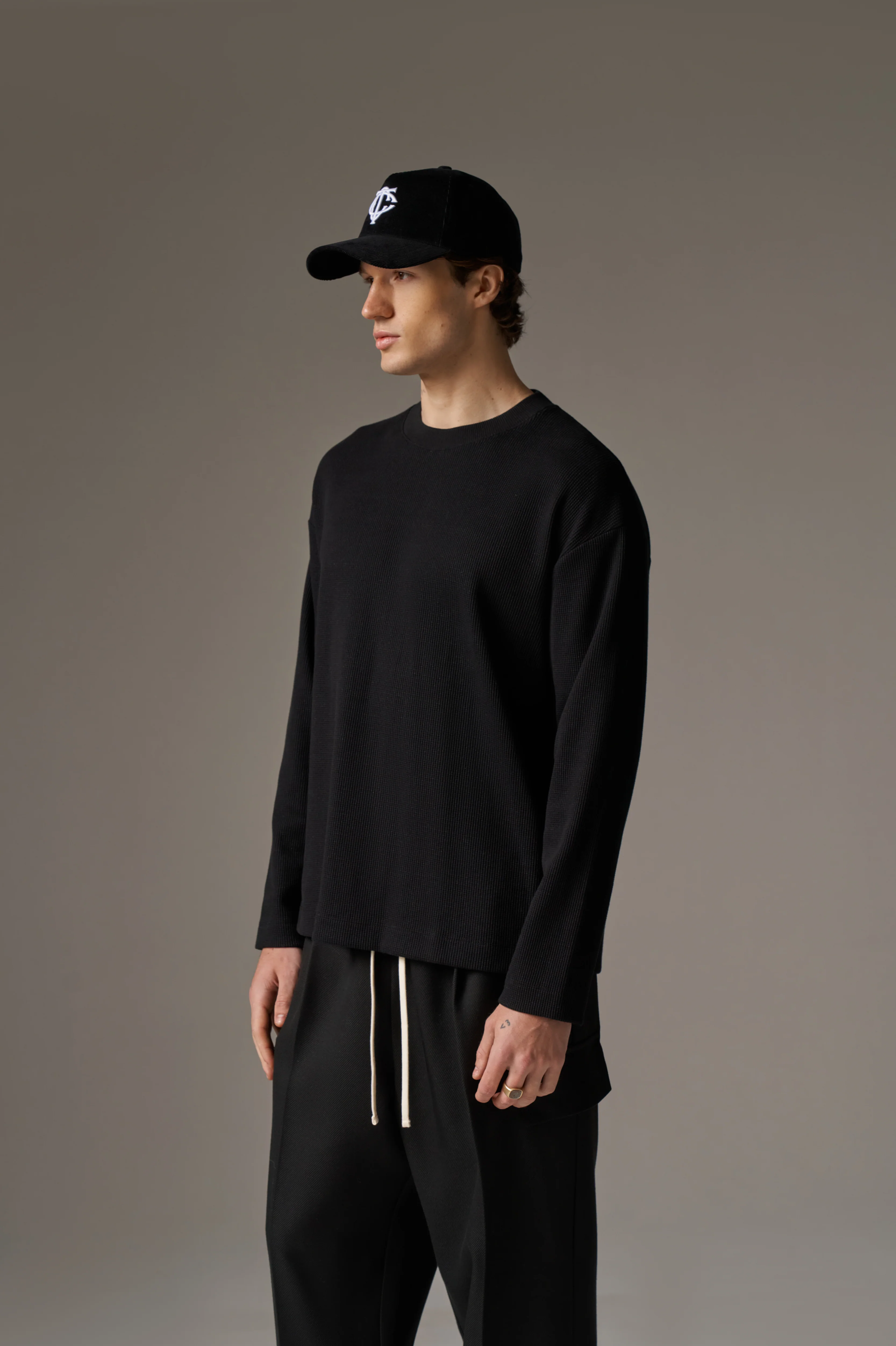 WAFFLE LONG SLEEVE T-SHIRT - BLACK