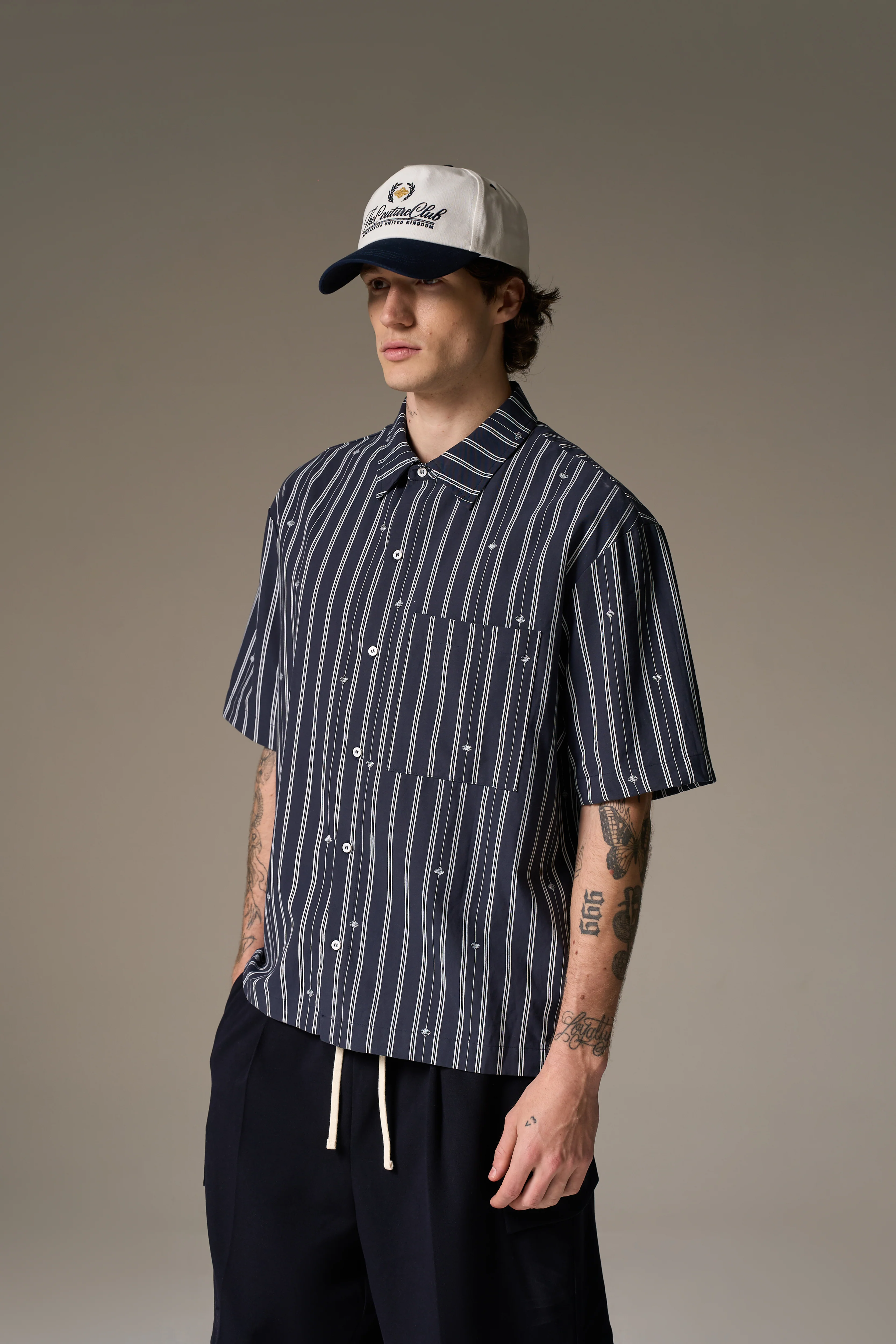 EMBLEM STRIPE SHIRT - NAVY