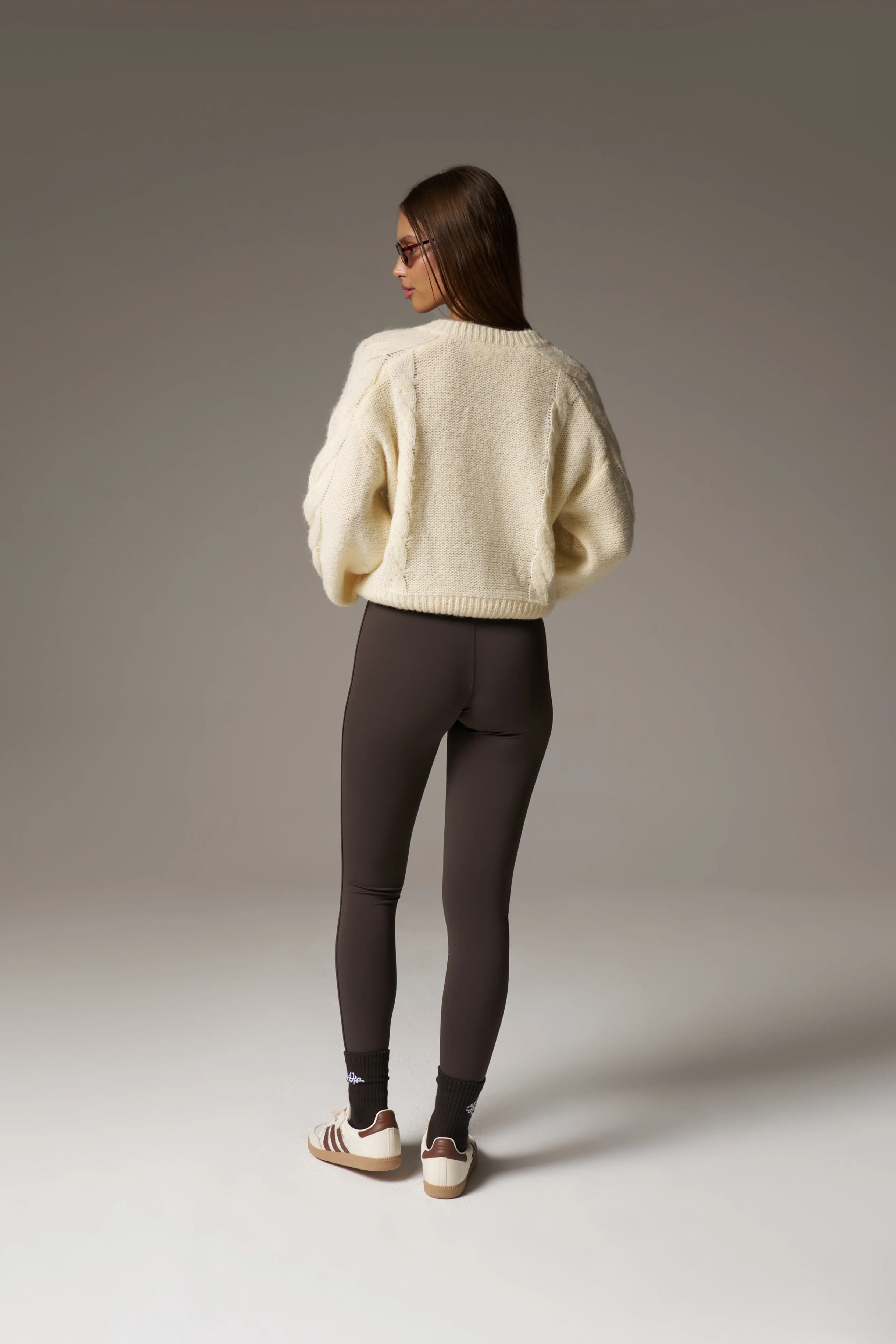 EMBLEM KNITTED V NECK JUMPER - BUTTERMILK