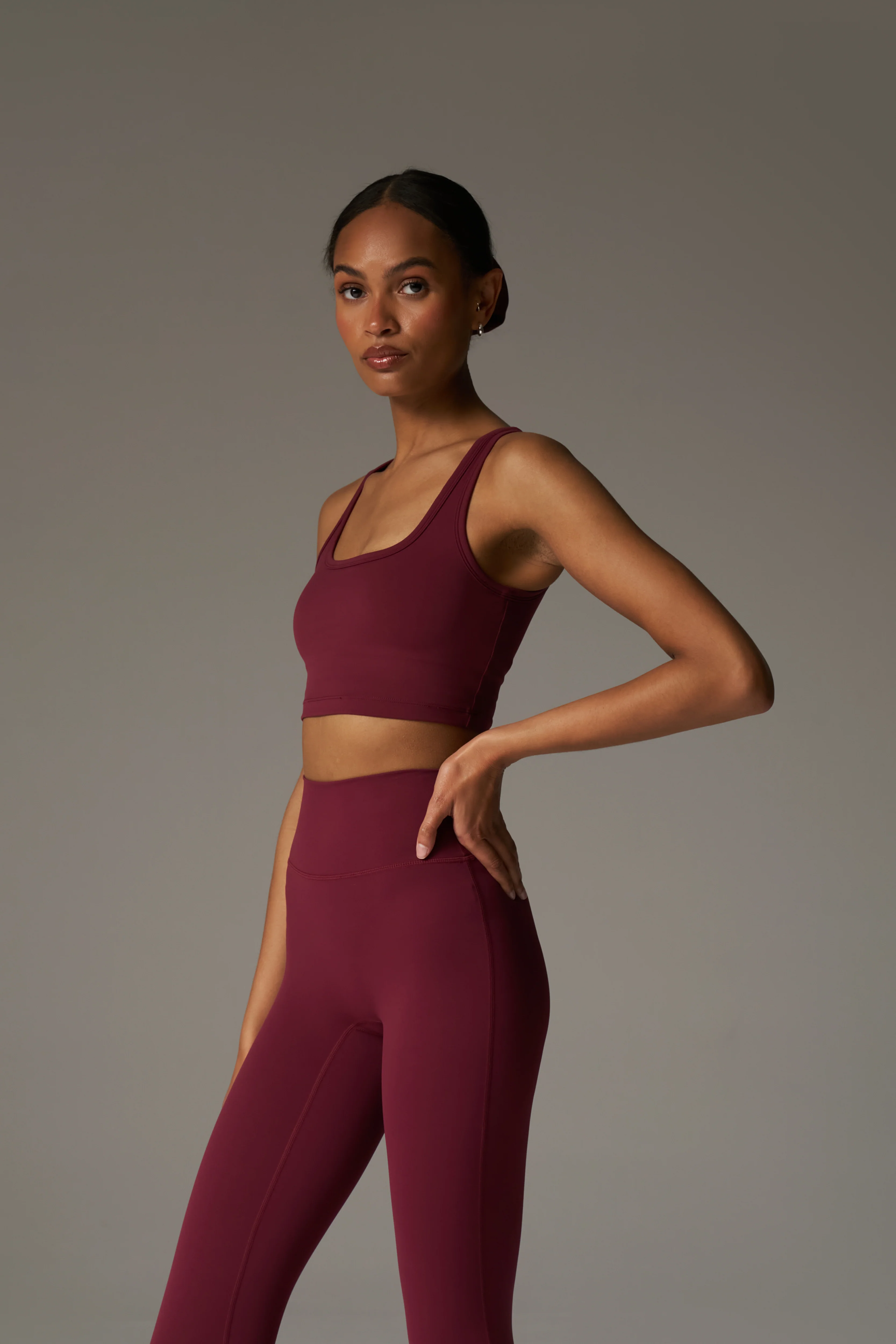 SCULPTING STRETCH EMBLEM SPORTS BRA - BURGUNDY
