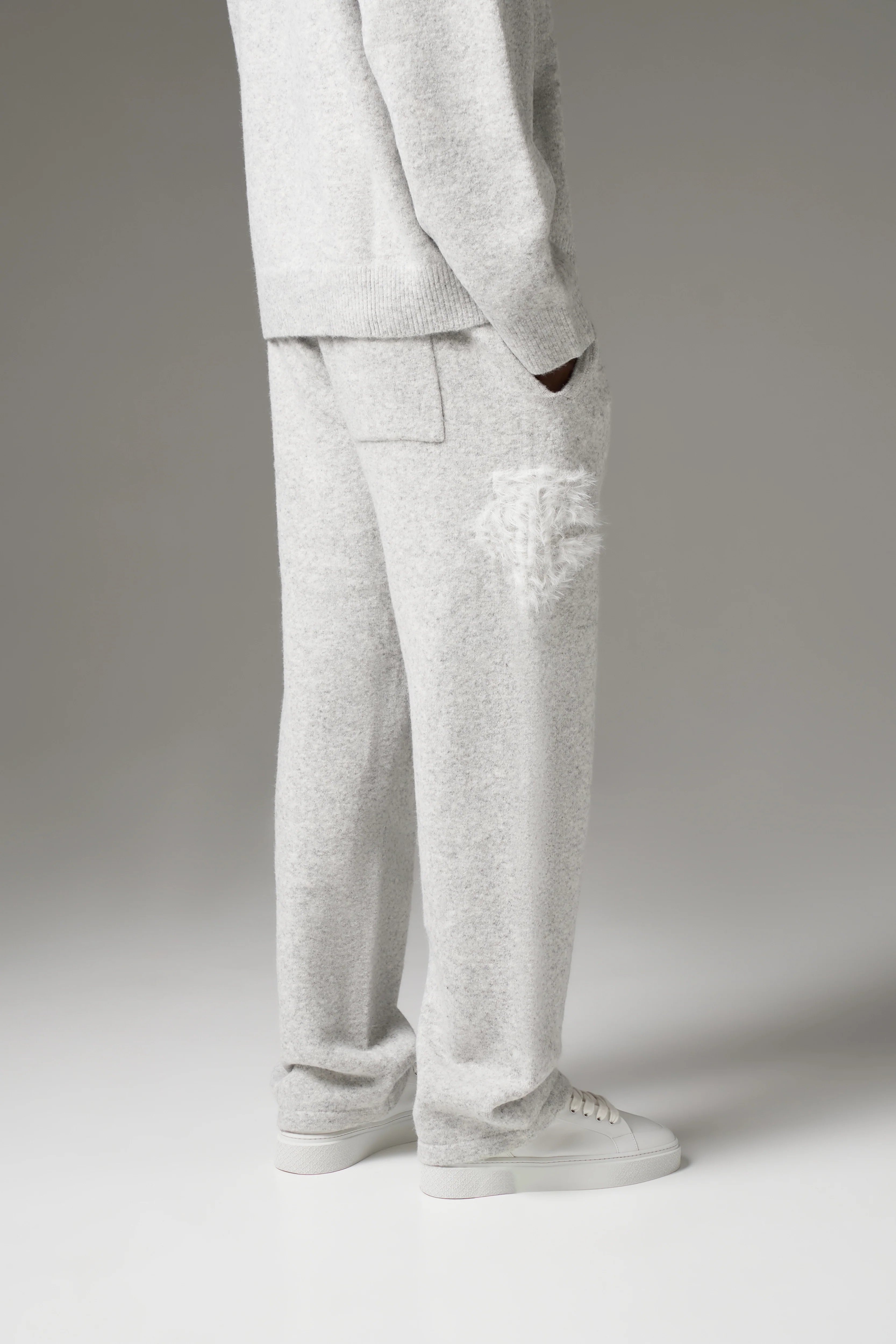 MONGRAM EMBLEM FLUFFY KNIT JOGGERS - GREY MARL