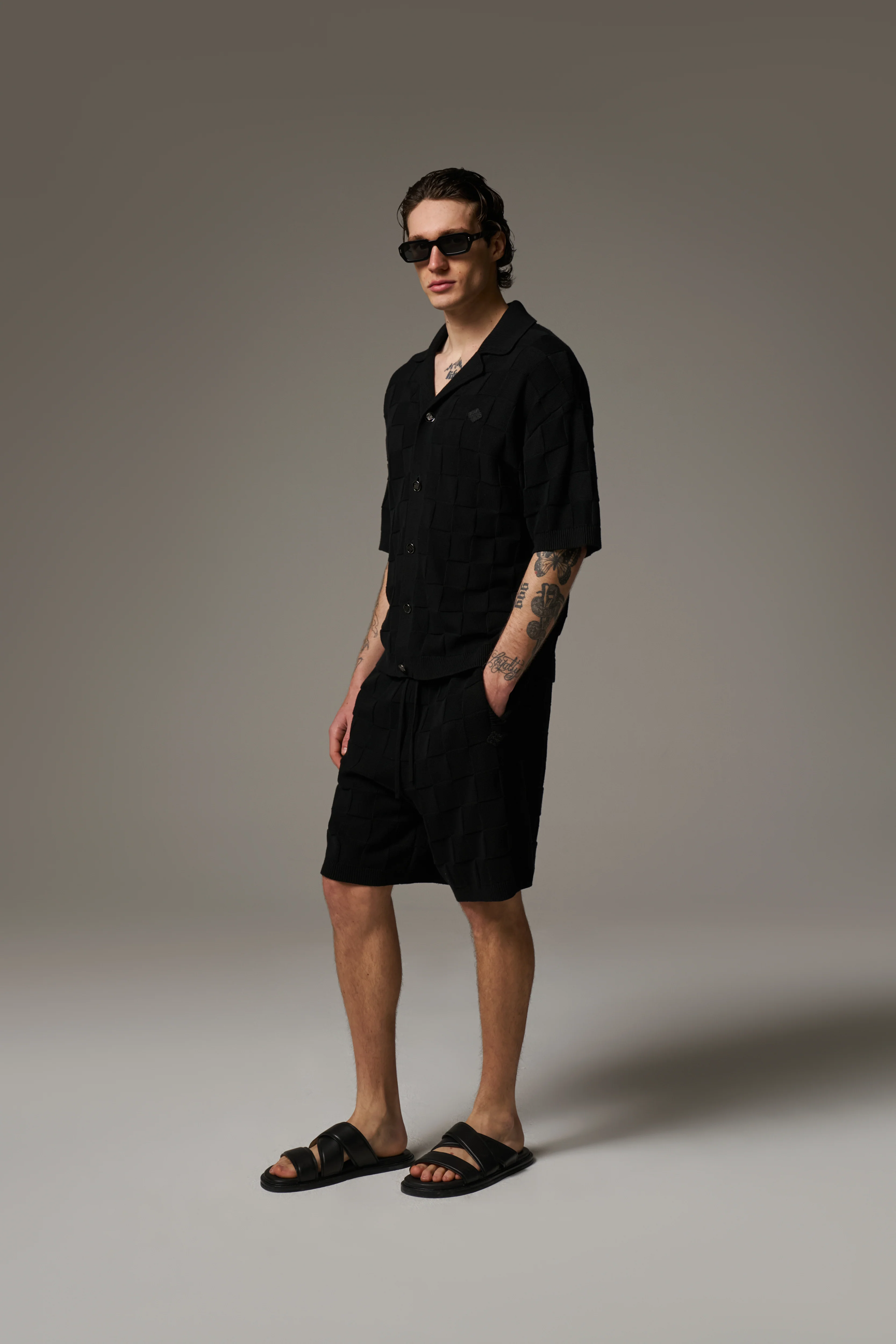 CHECKERBOARD KNITTED SHORT - BLACK