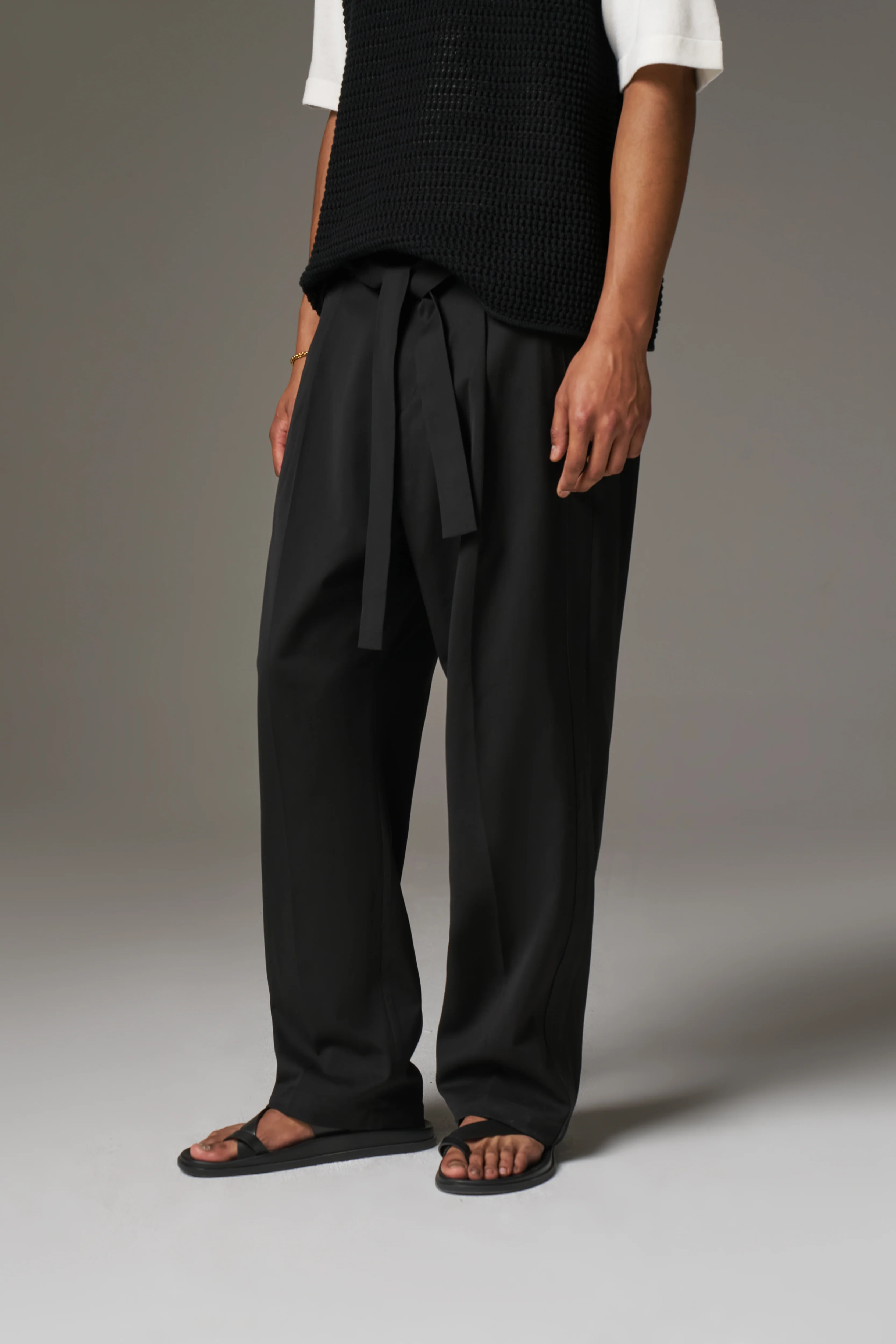 SMART TIE BELTED TROUSERS - BLACK