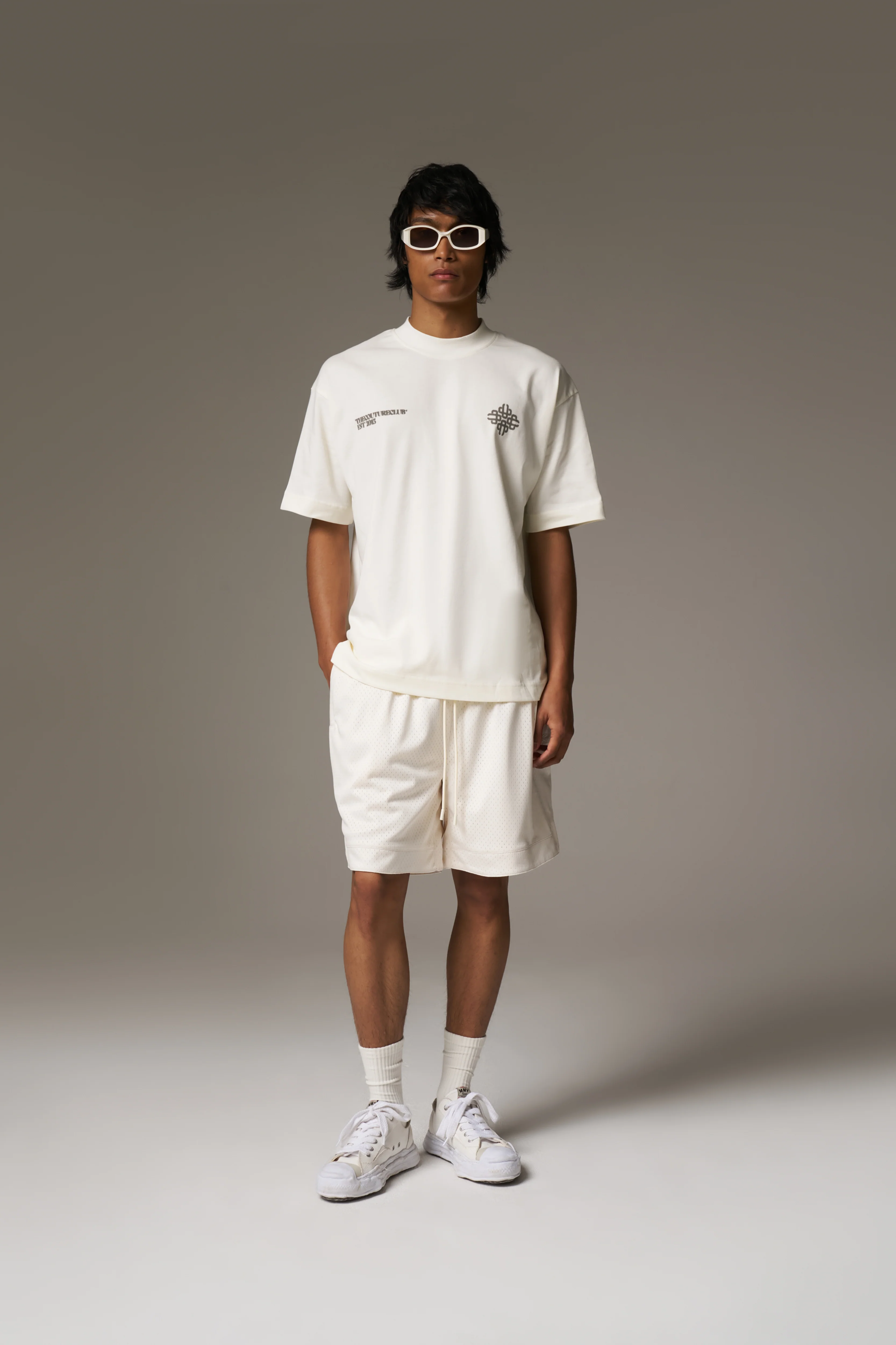 BLURRED GRAPHIC EMBLEM T-SHIRT - KHAKI