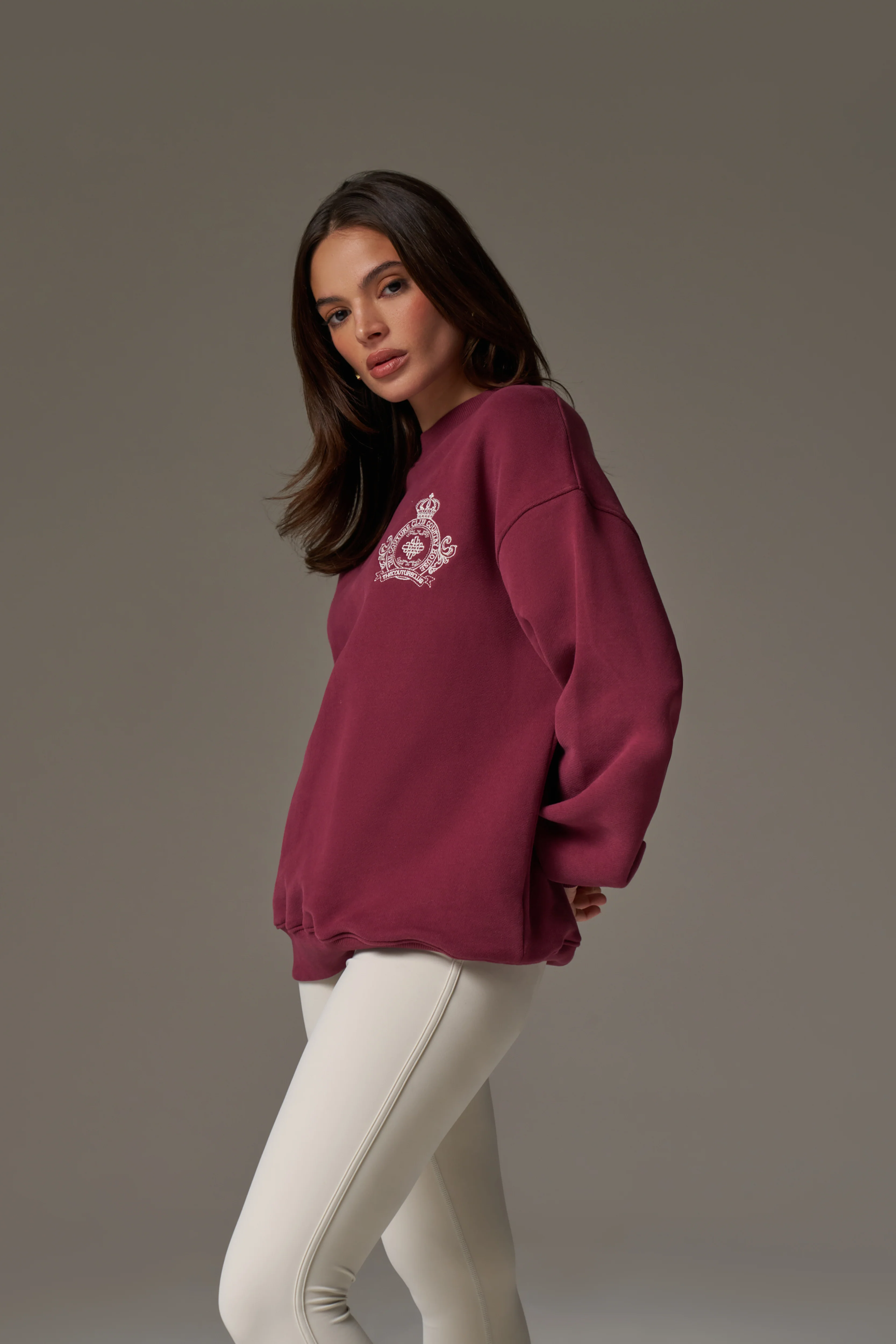 EMBROIDERED CREST OVERSIZED SWEATSHIRT - BURGUNDY