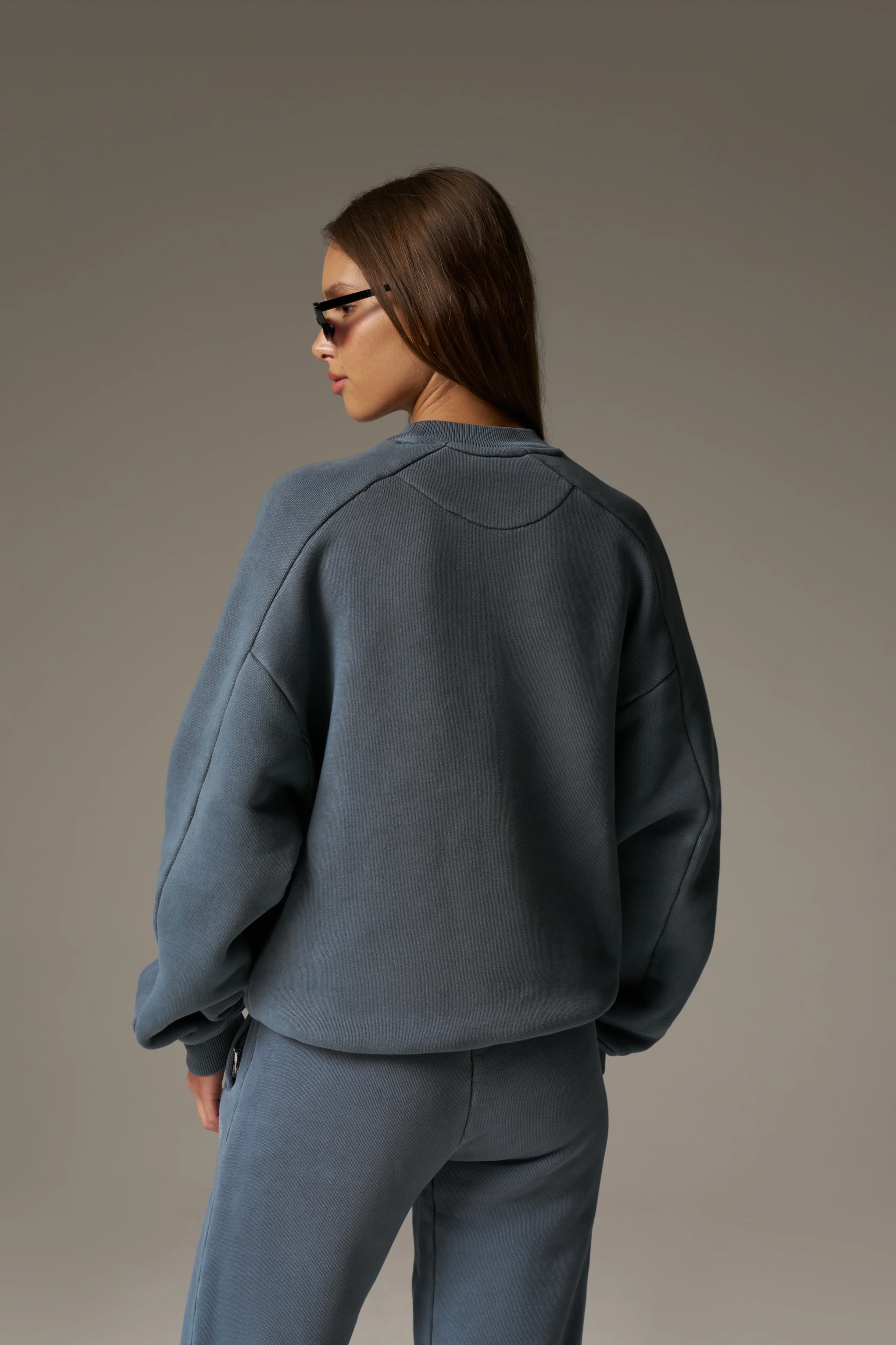 LAUNDERED CLASSICS SEAM DETAIL SWEATSHIRT - PETROL BLUE