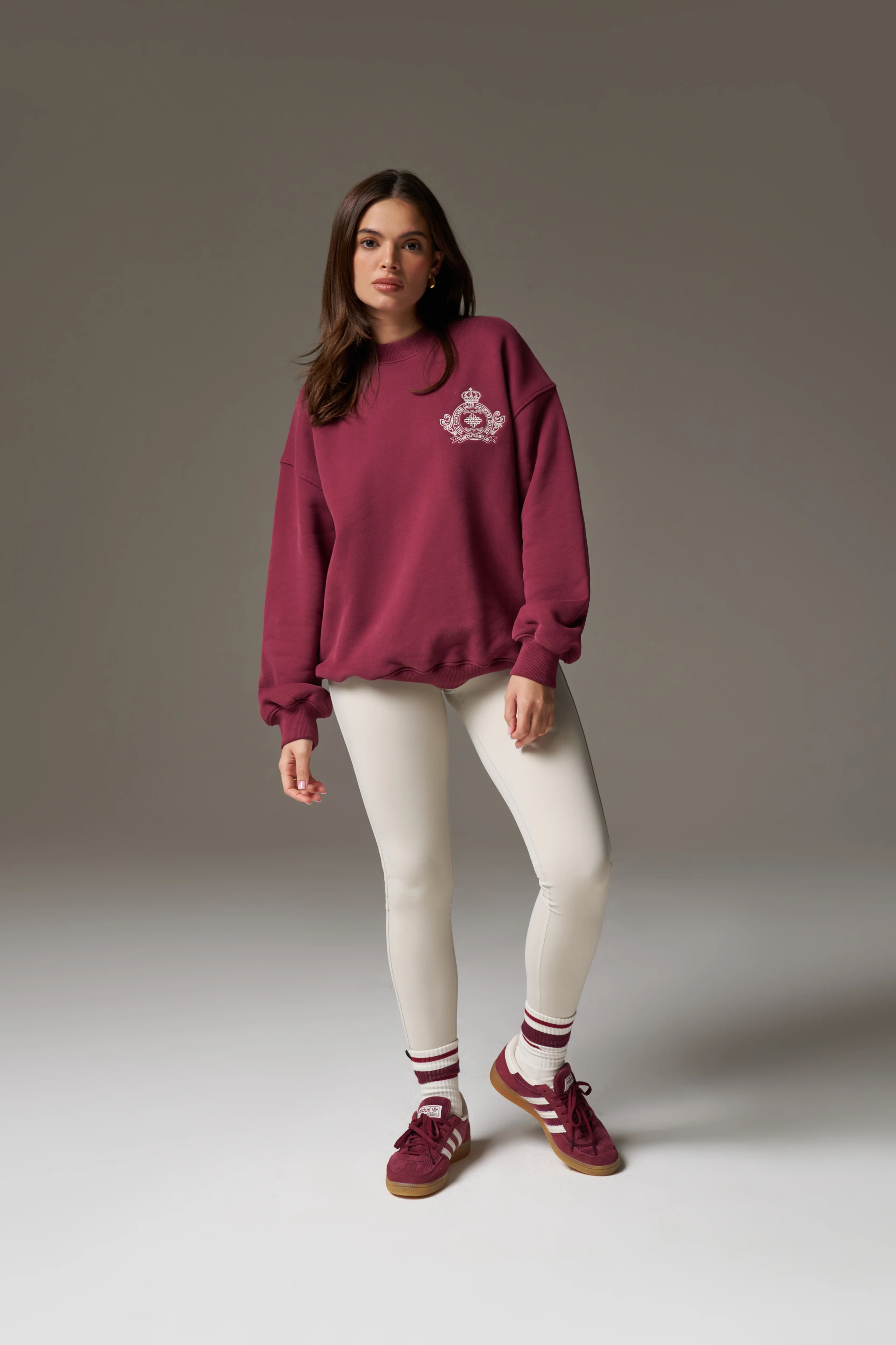 EMBROIDERED CREST OVERSIZED SWEATSHIRT - BURGUNDY