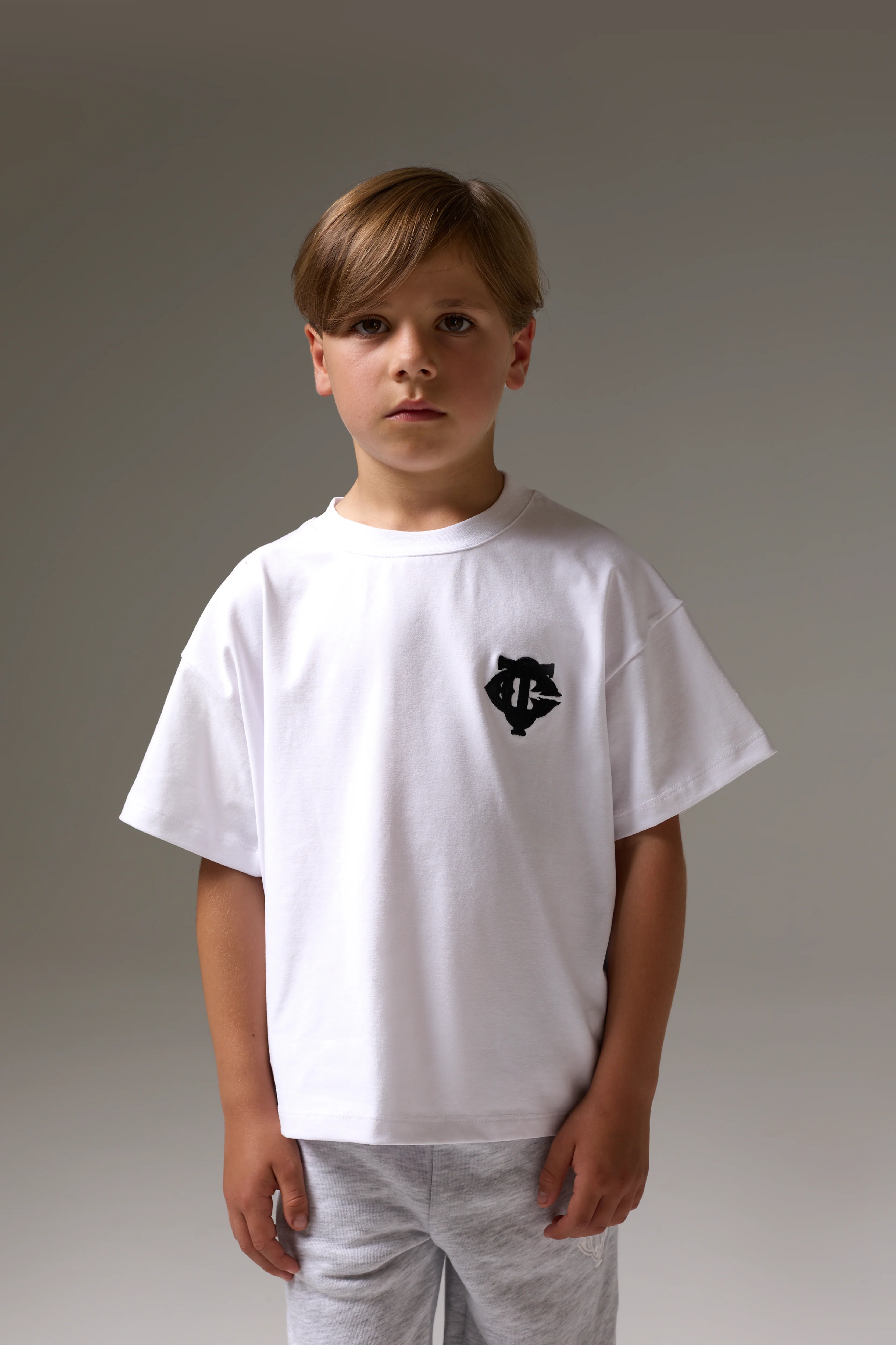 JUNIOR MONOGRAM EMBLEM APPLIQUE T-SHIRT - WHITE