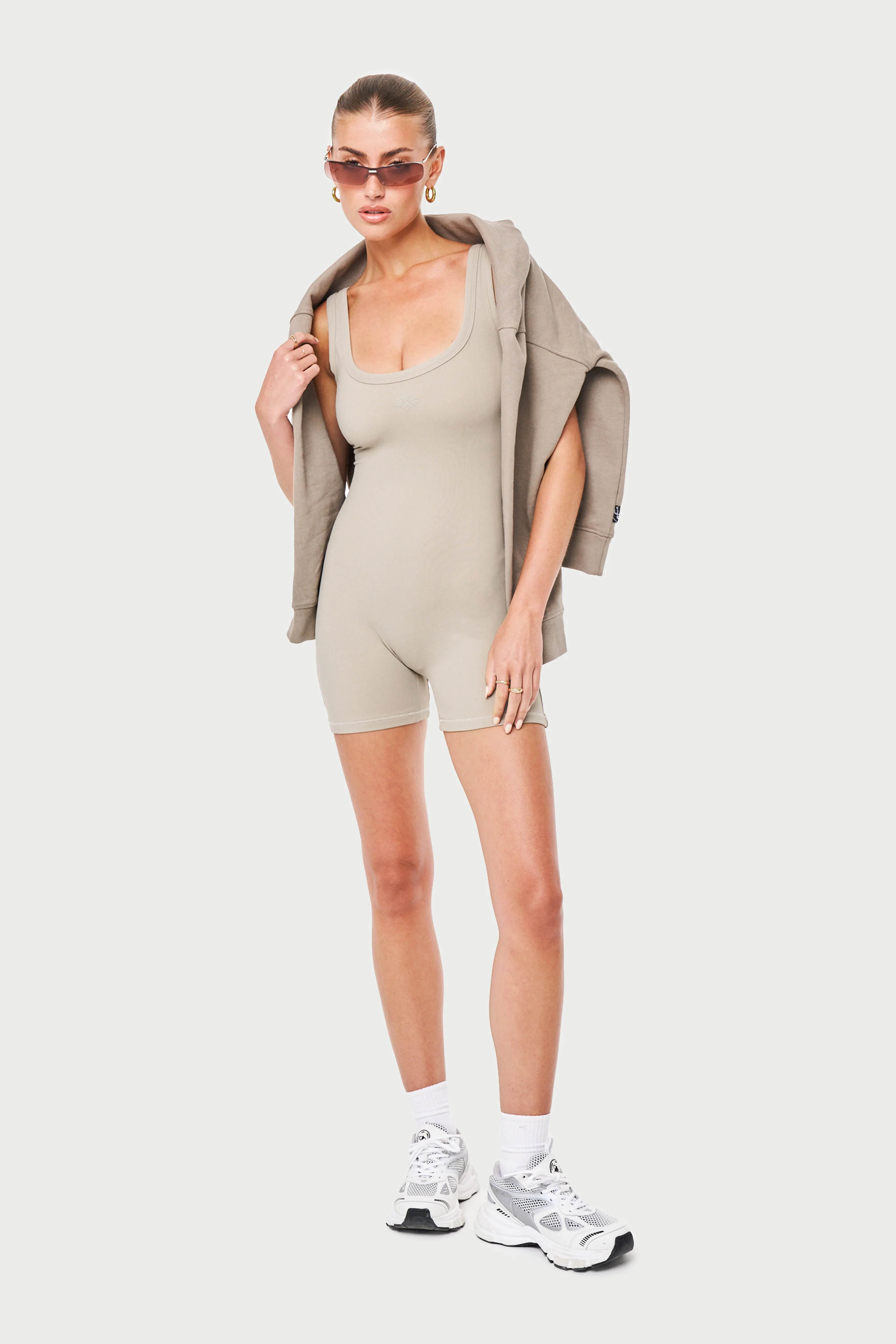 SCULPTING STRETCH EMBLEM UNITARD - BEIGE