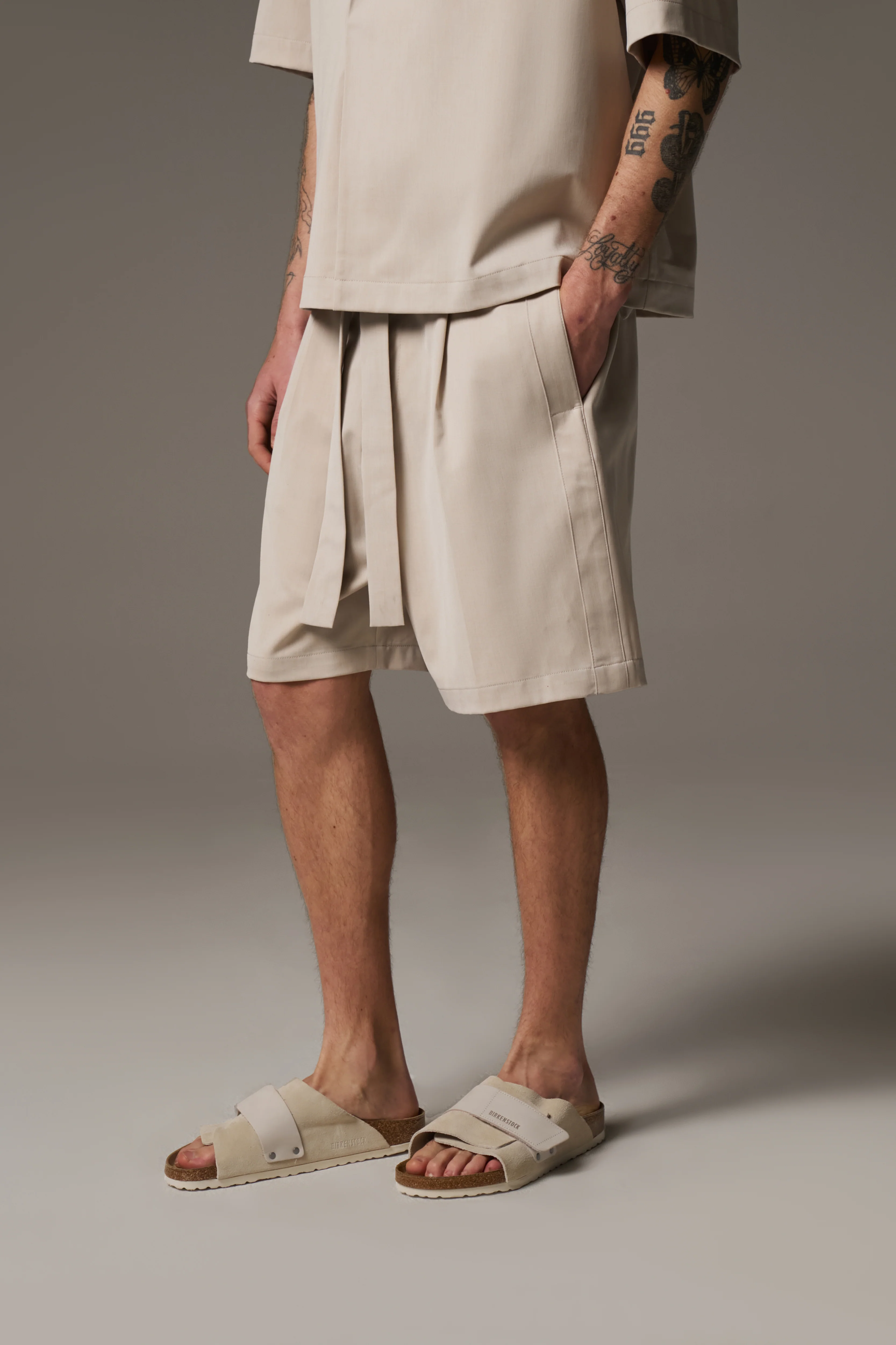 SMART WOVEN SHORTS - STONE