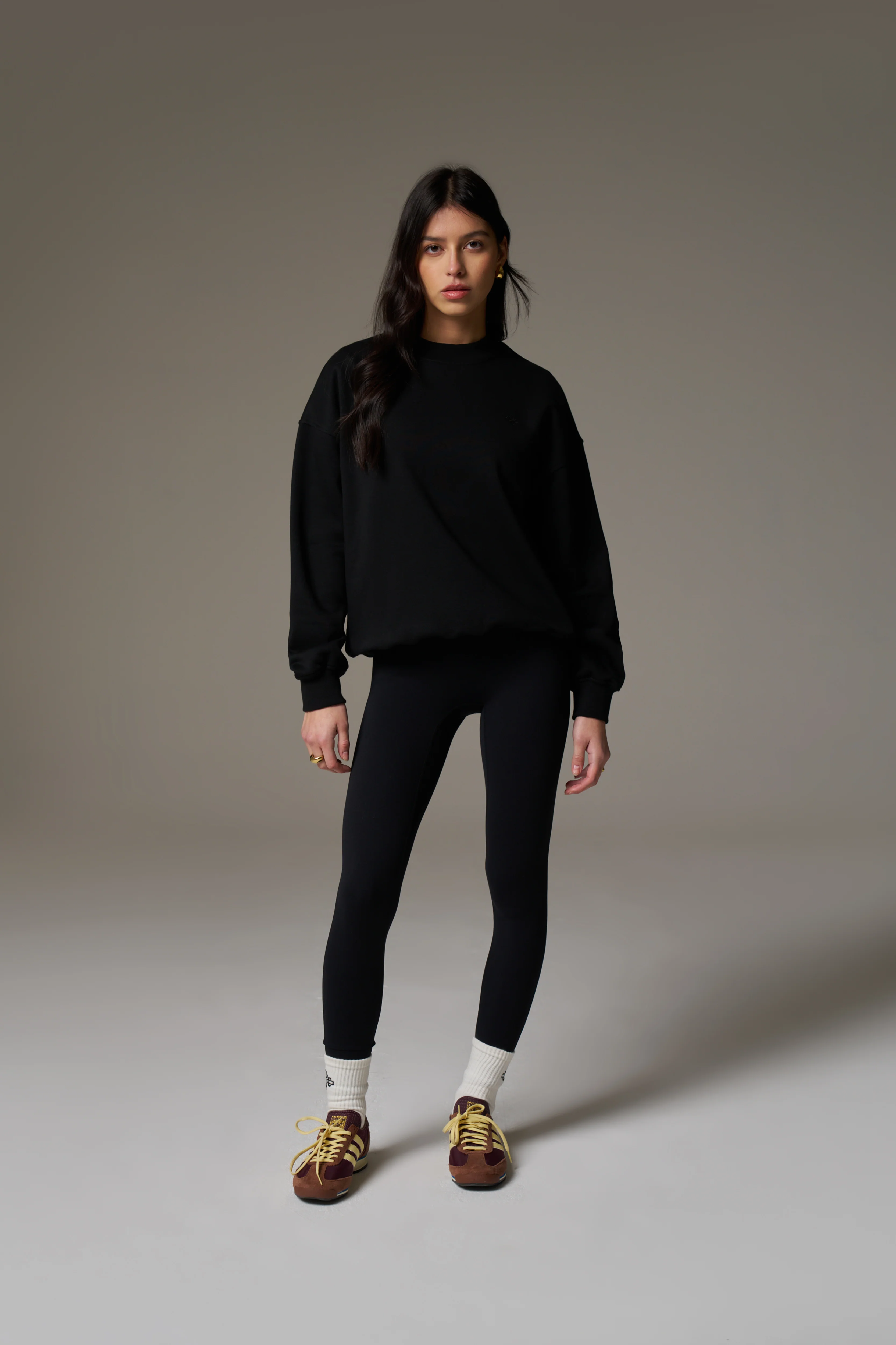 EMBLEM EMBROIDERED SWEATSHIRT - BLACK