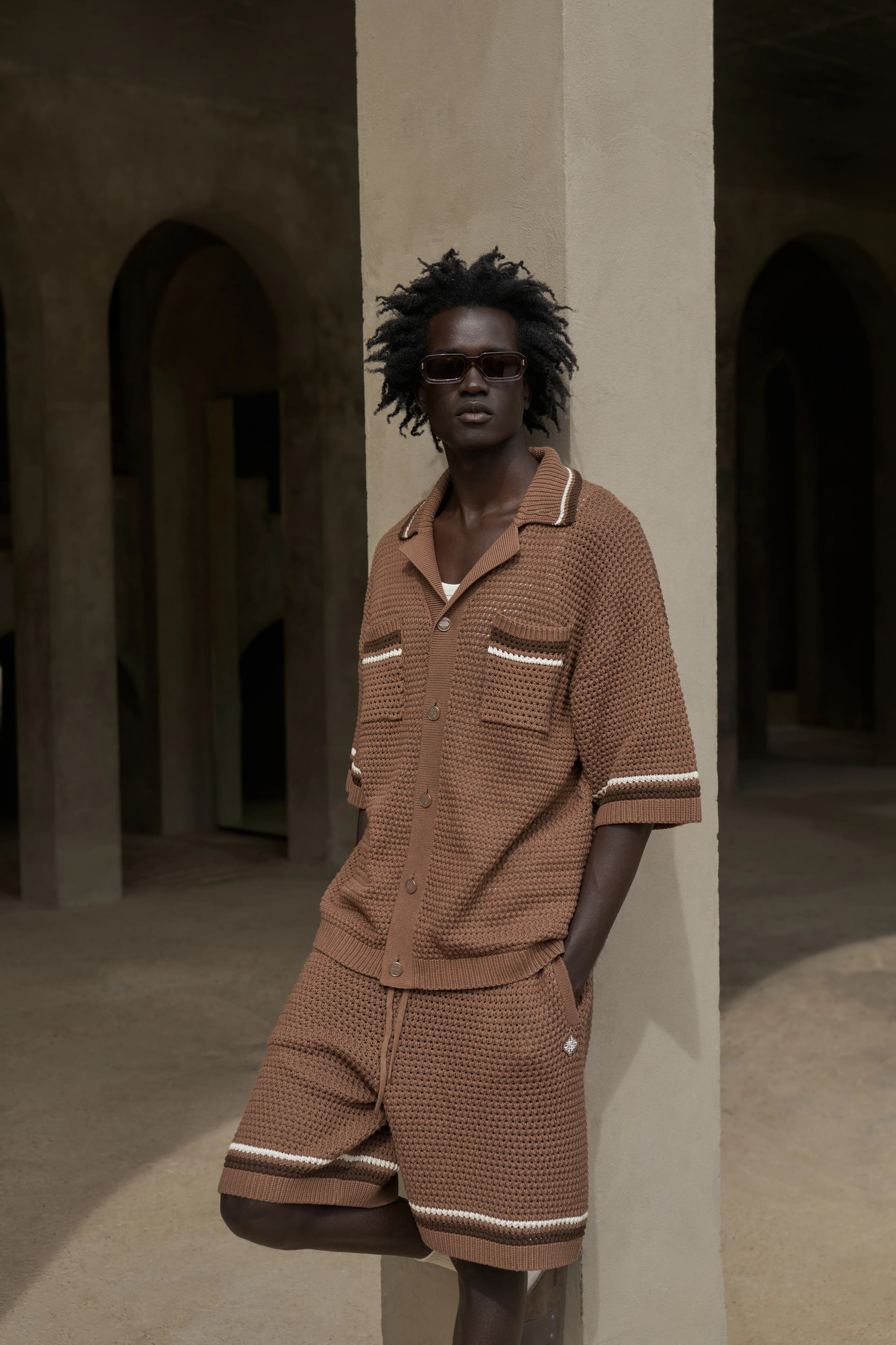 CROCHET KNITTED STRIPE SHIRT - BROWN